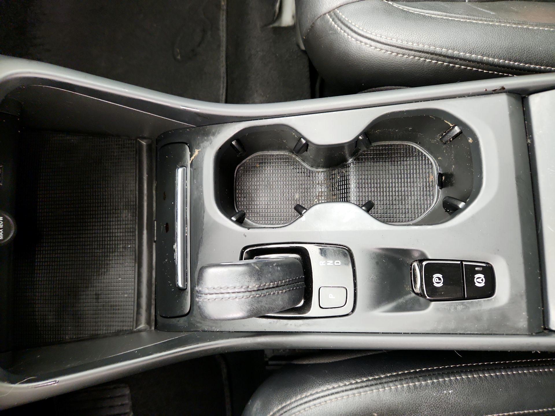 Thumbnail: 2021 Volvo XC40 - 18