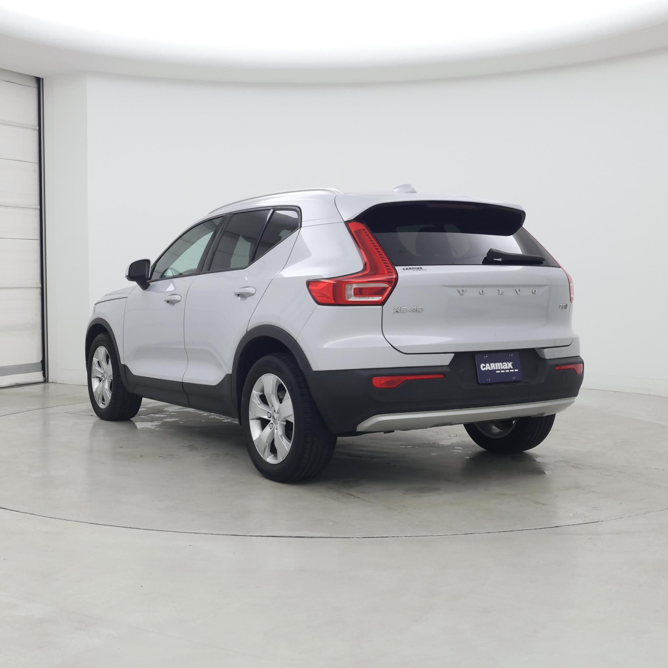 Thumbnail: 2021 Volvo XC40 - 2