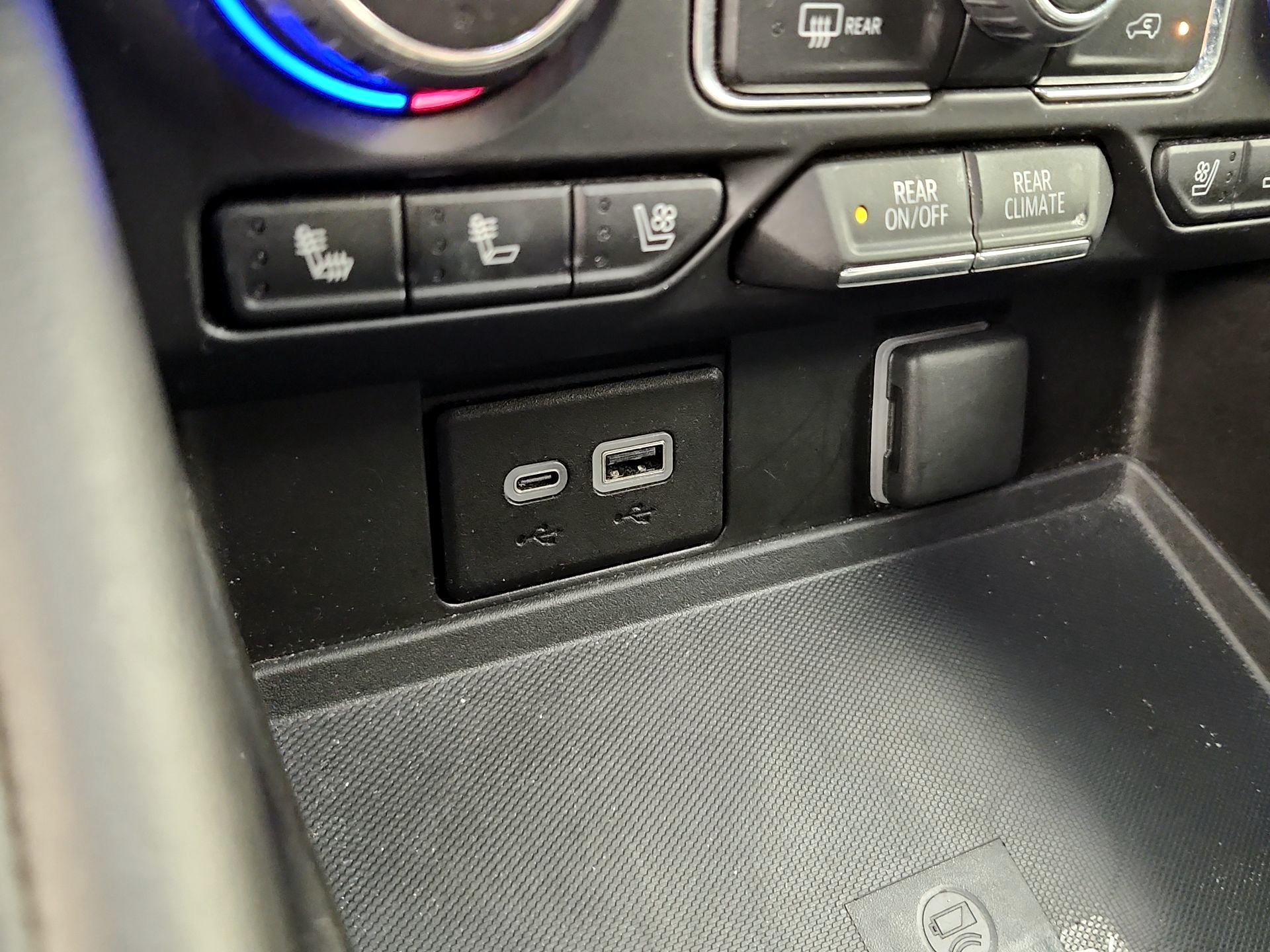 Thumbnail: 2023 Chevrolet Suburban - 18