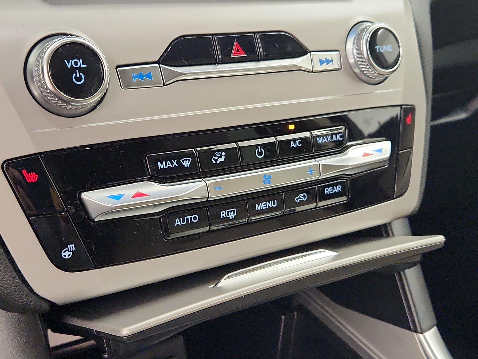 Thumbnail: 2024 Ford Explorer - 17