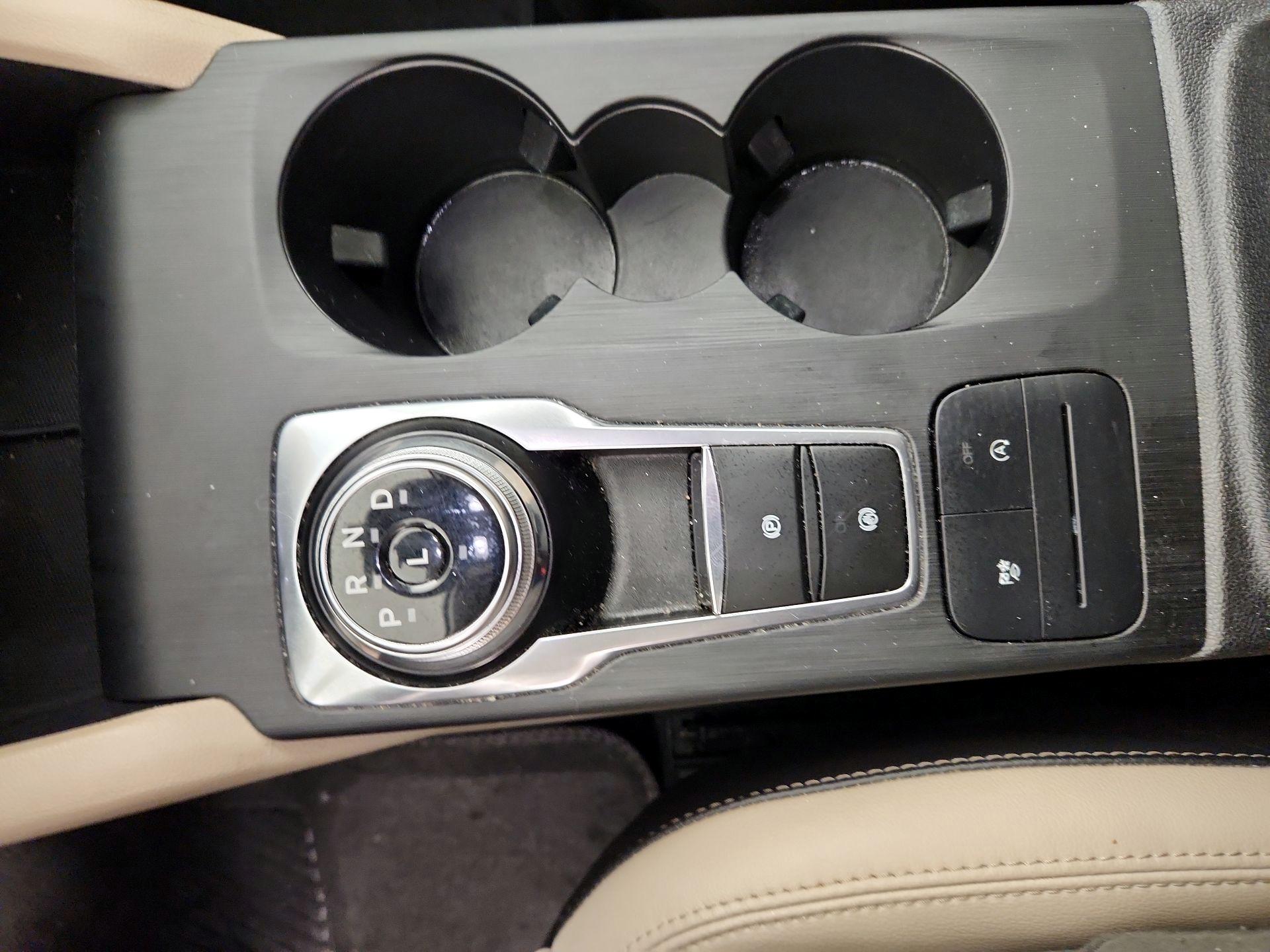 Thumbnail: 2021 Ford Escape - 17