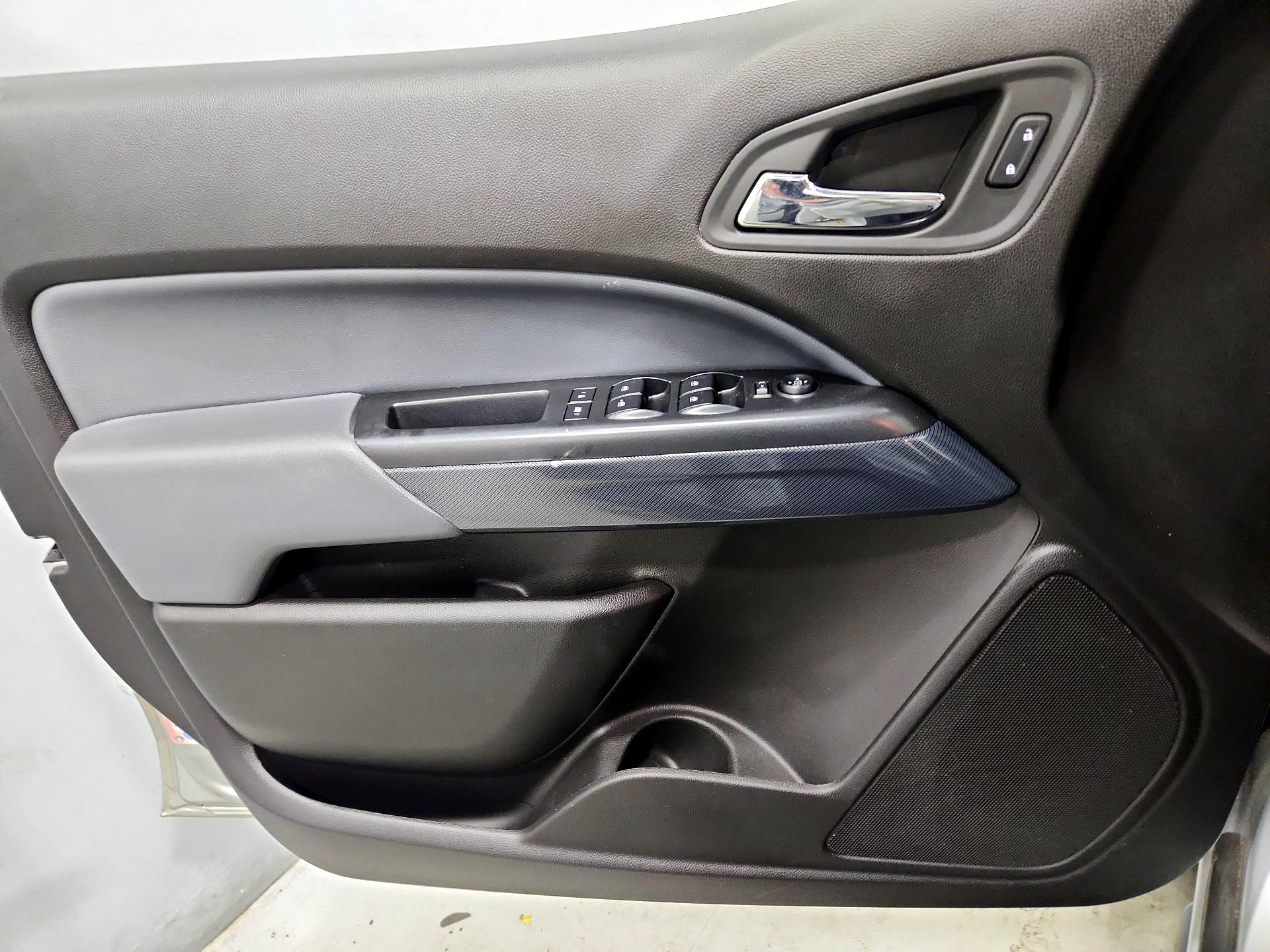 Thumbnail: 2016 Chevrolet Colorado - 12