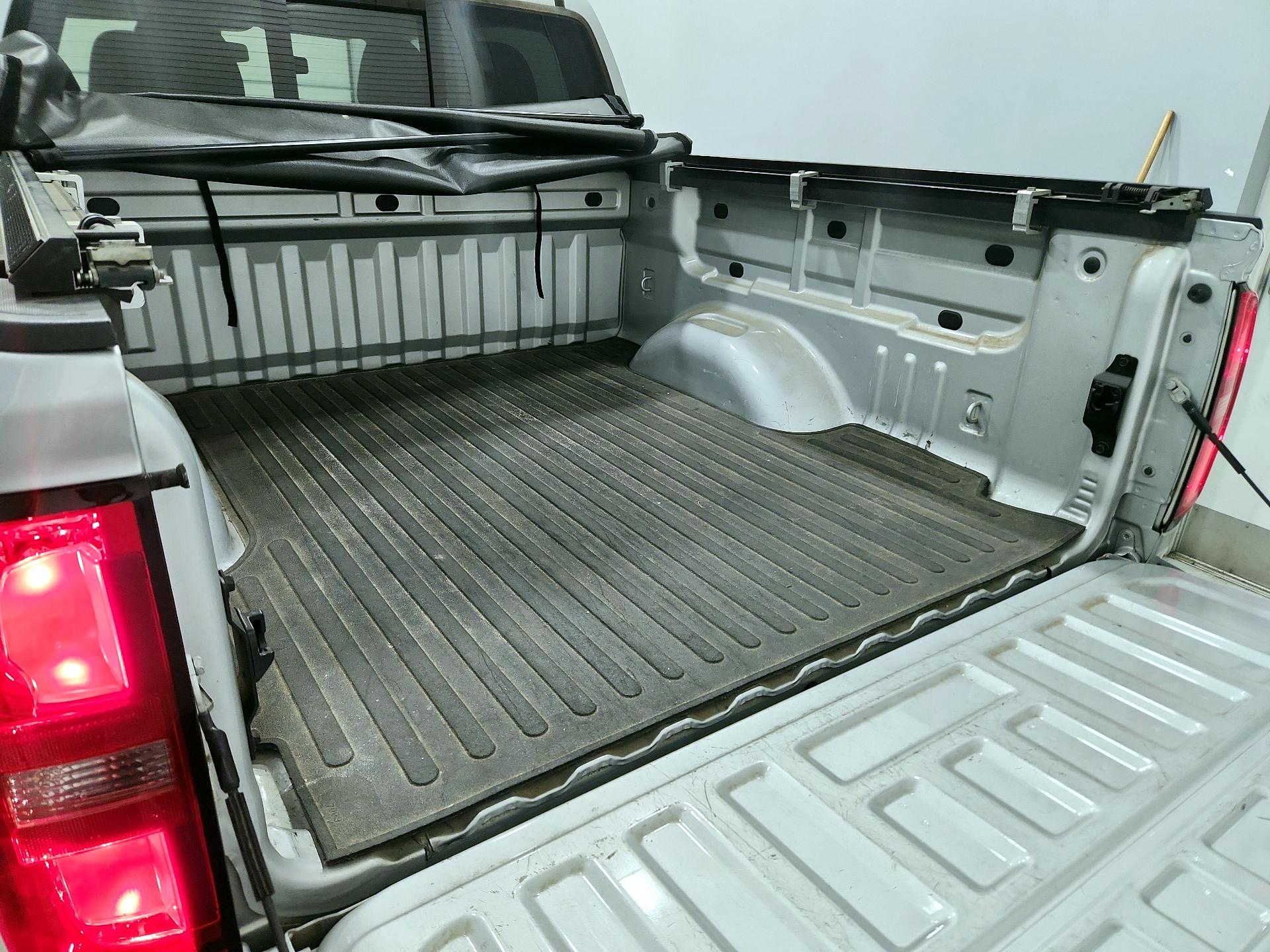 Thumbnail: 2016 Chevrolet Colorado - 20