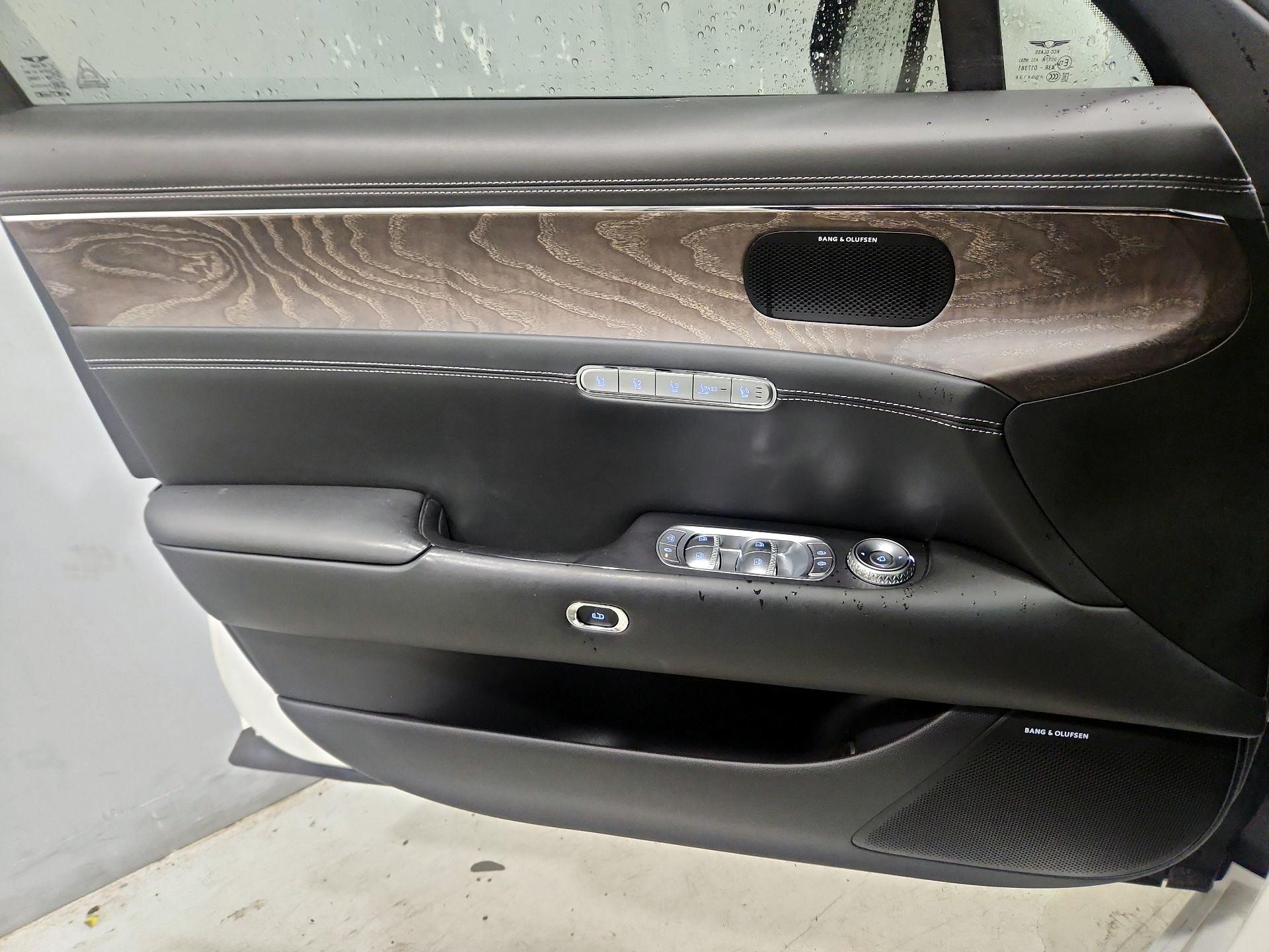 Thumbnail: 2023 Genesis G90 - 12