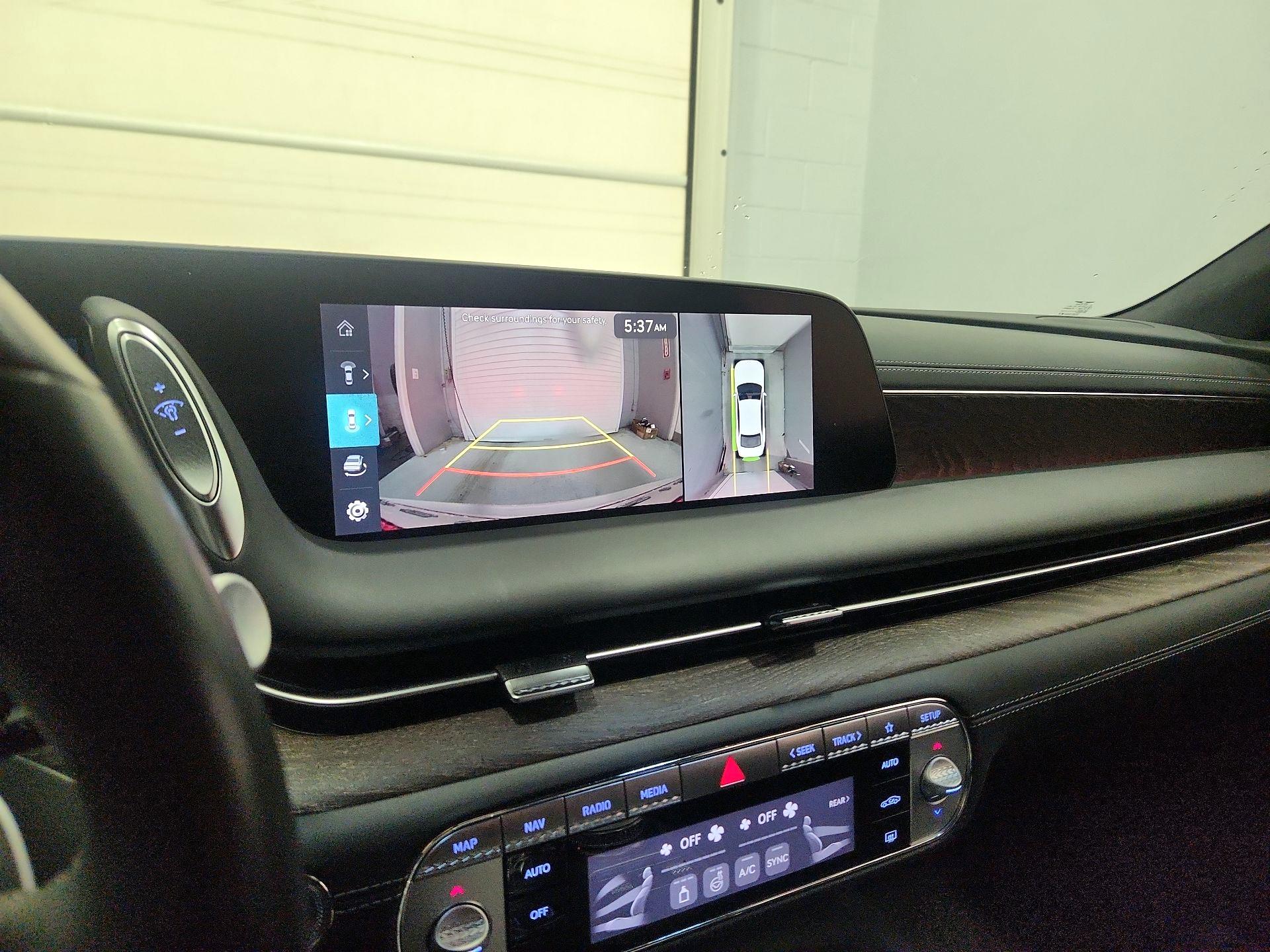 Thumbnail: 2023 Genesis G90 - 15