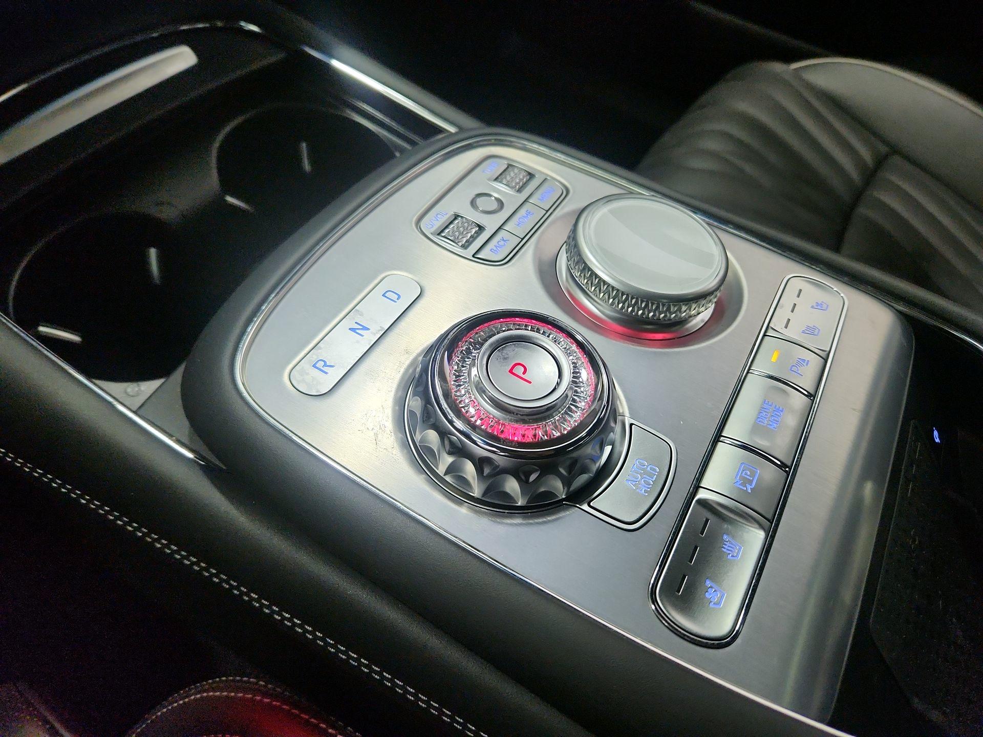 Thumbnail: 2023 Genesis G90 - 18