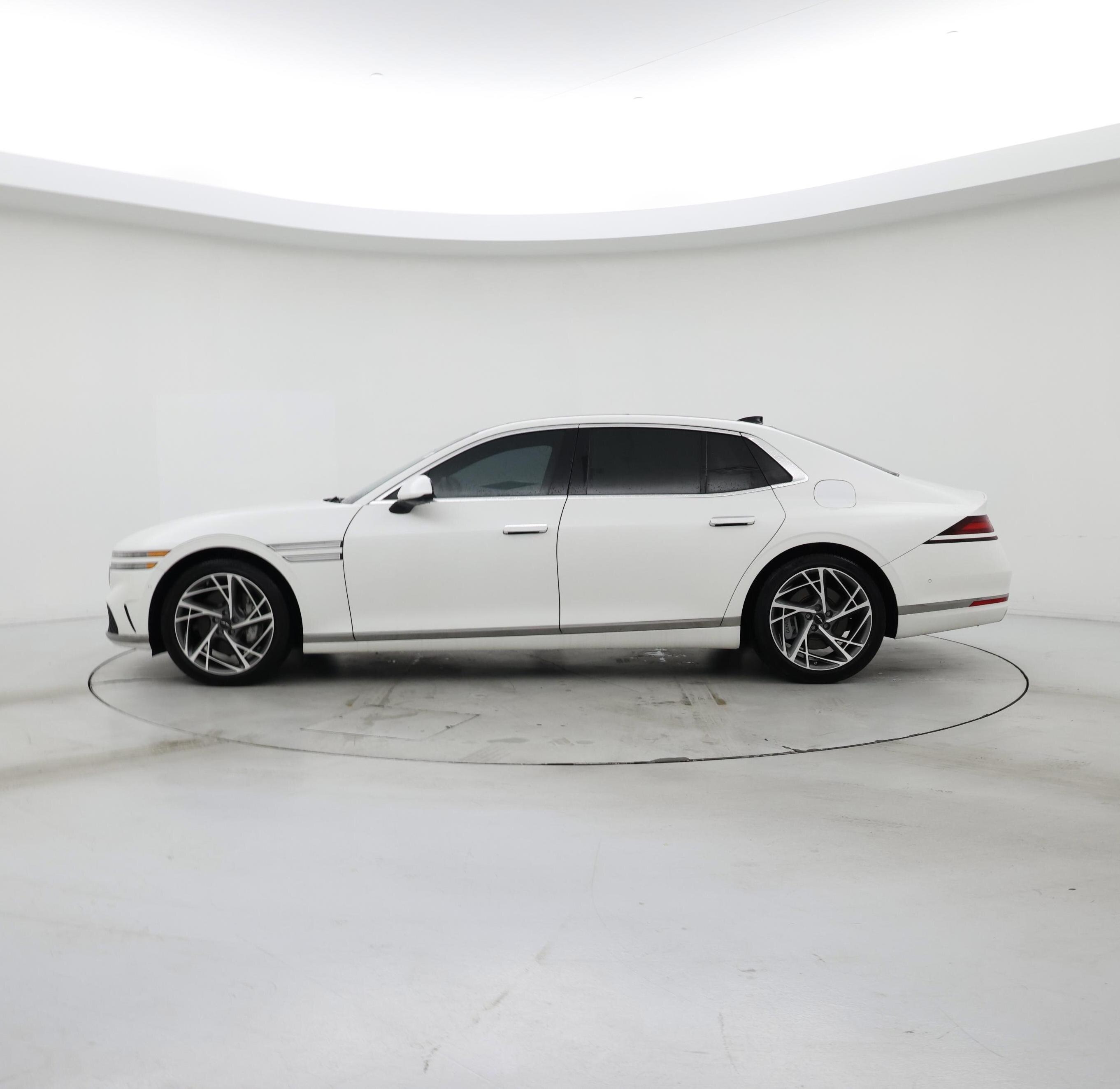 Thumbnail: 2023 Genesis G90 - 3