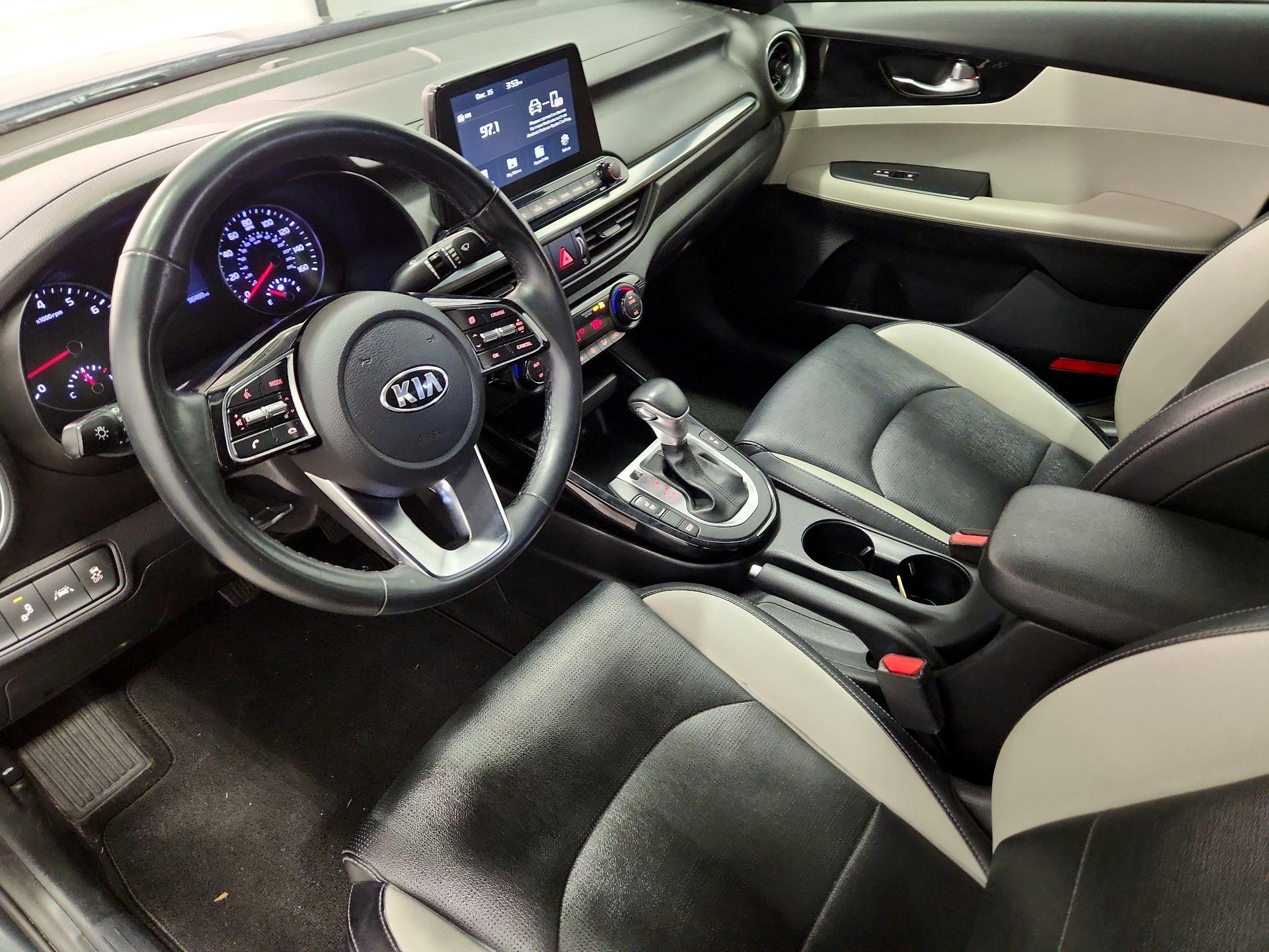 Thumbnail: 2019 Kia Forte - 11