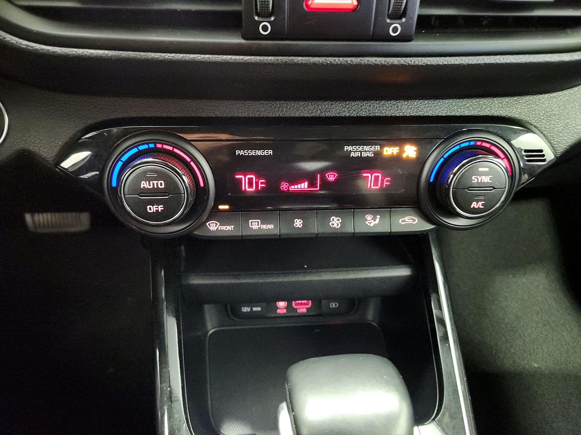 Thumbnail: 2019 Kia Forte - 16