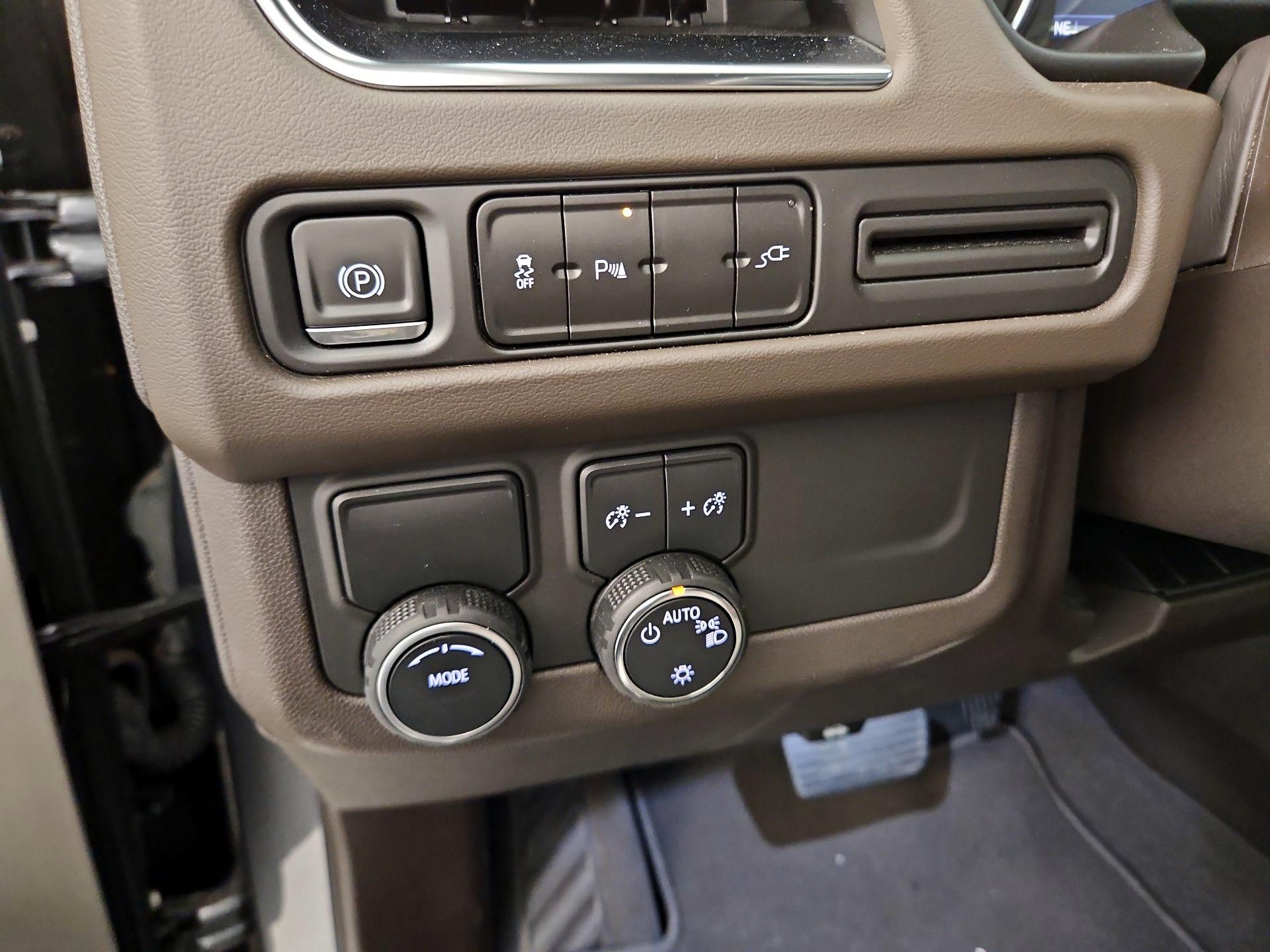 Thumbnail: 2021 Chevrolet Tahoe - 13