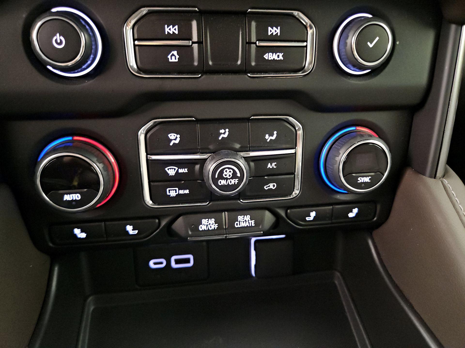 Thumbnail: 2021 Chevrolet Tahoe - 16