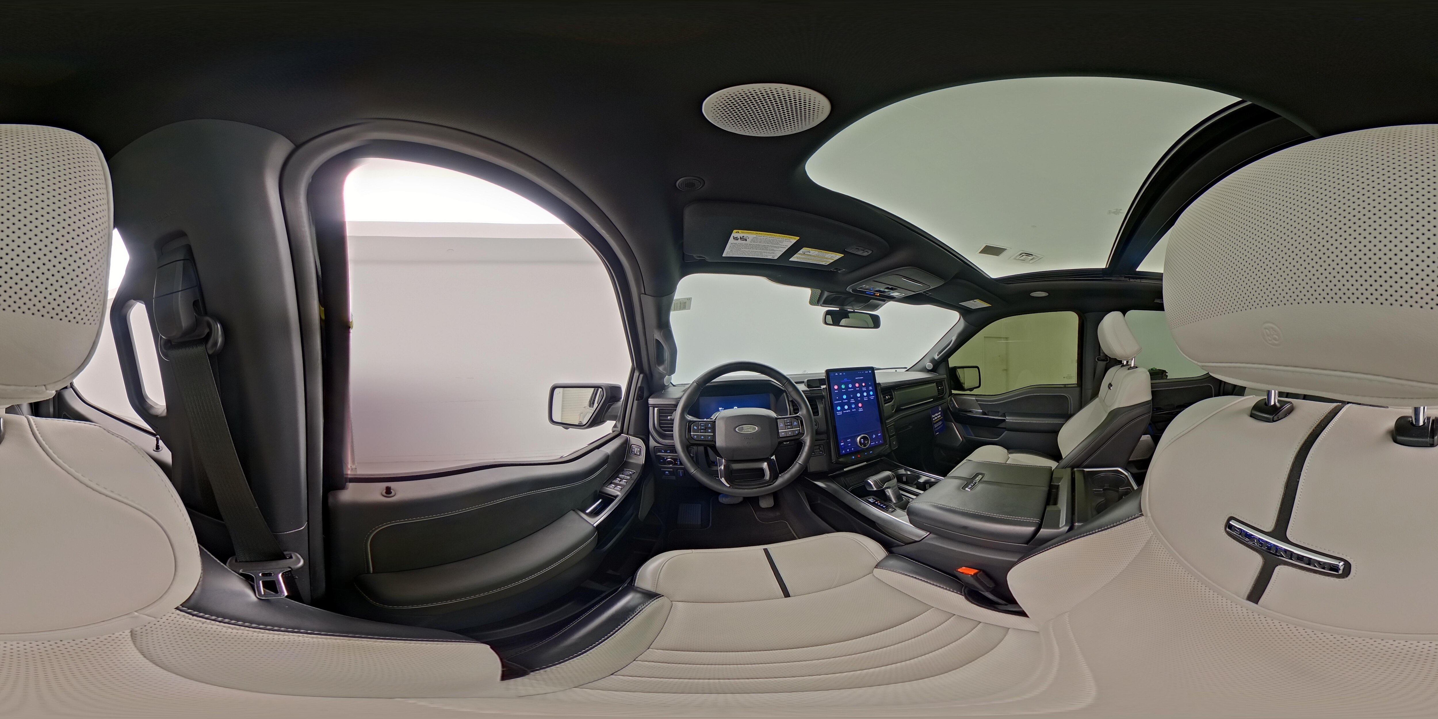 2023 Ford F-150 Lightning Platinum - Photo 29