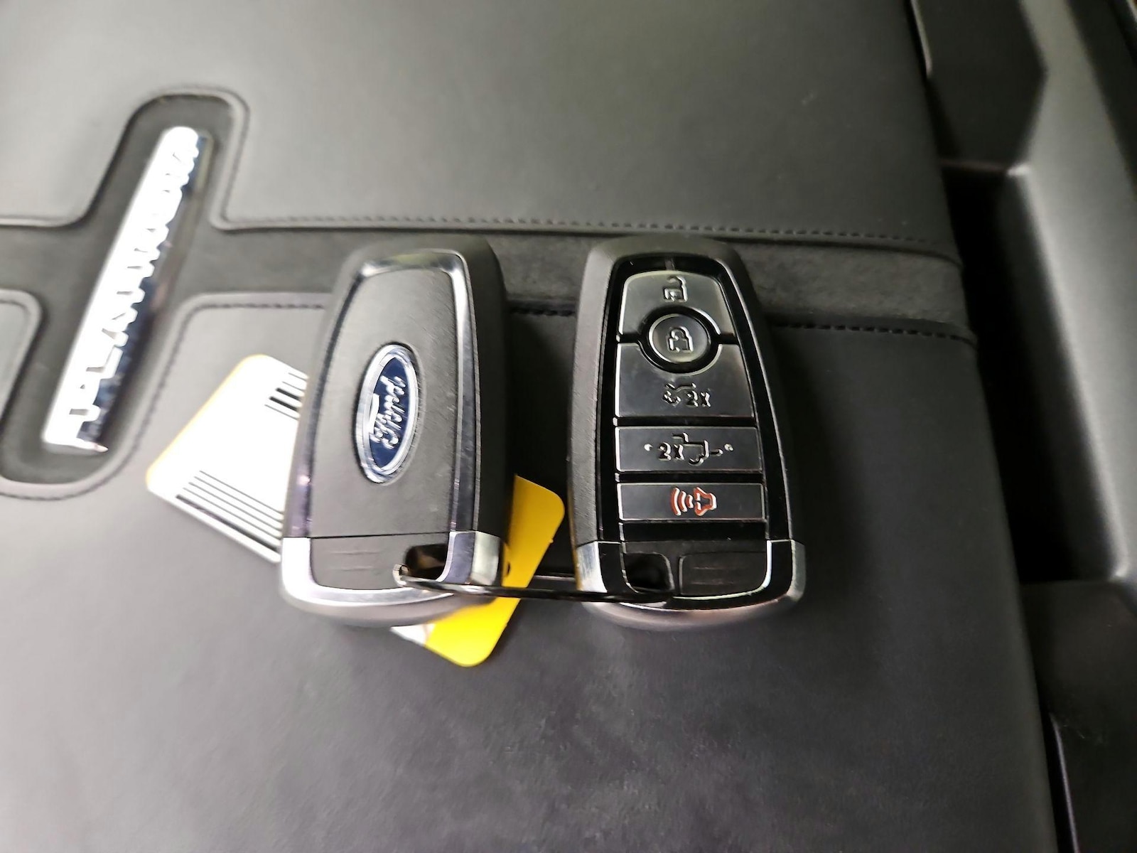 2023 Ford F-150 Lightning Platinum - Photo 26
