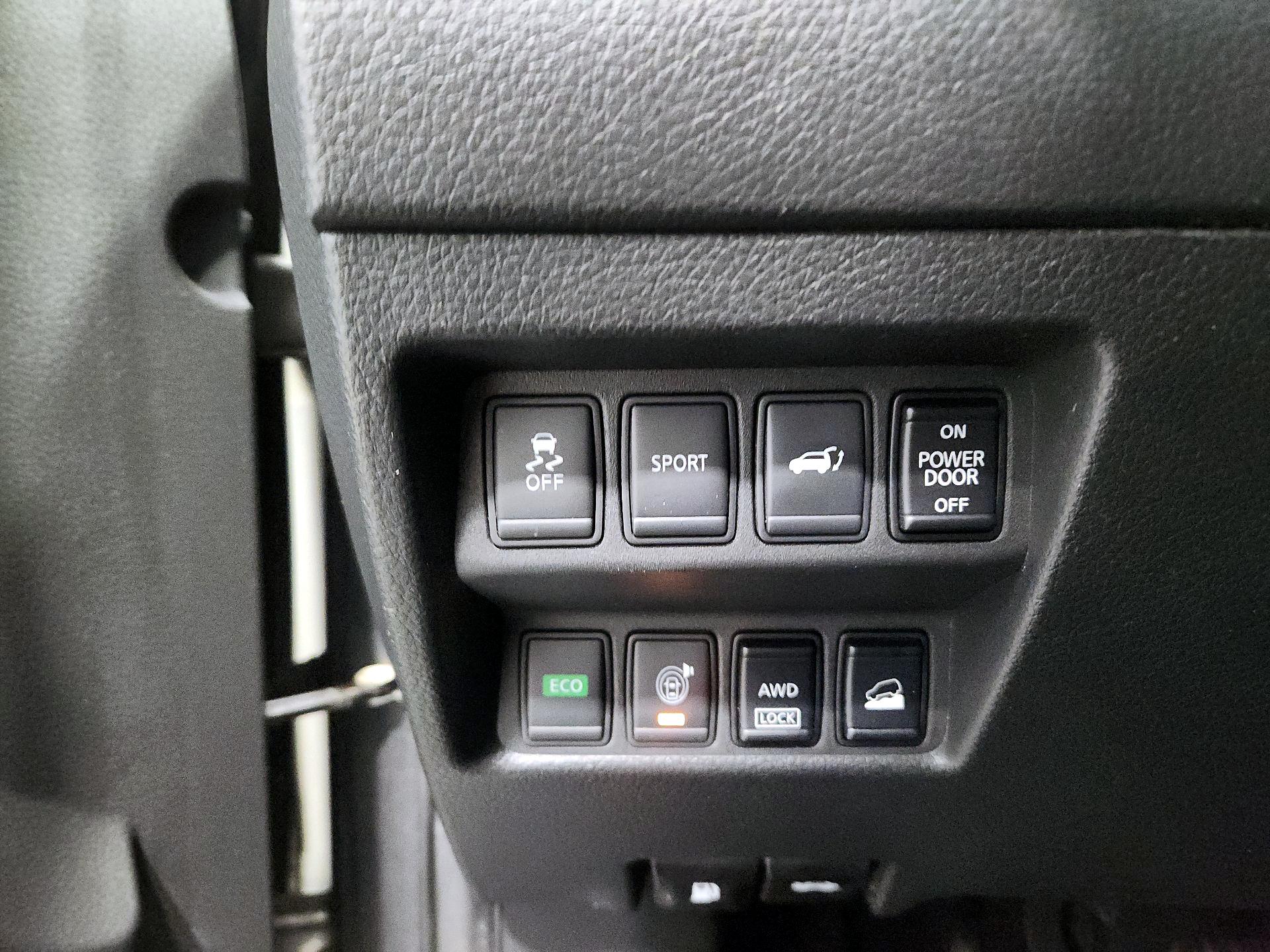 Thumbnail: 2016 Nissan Rogue - 13