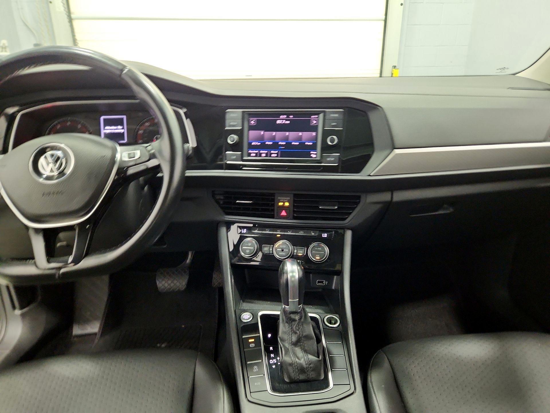 Thumbnail: 2019 Volkswagen Jetta - 9