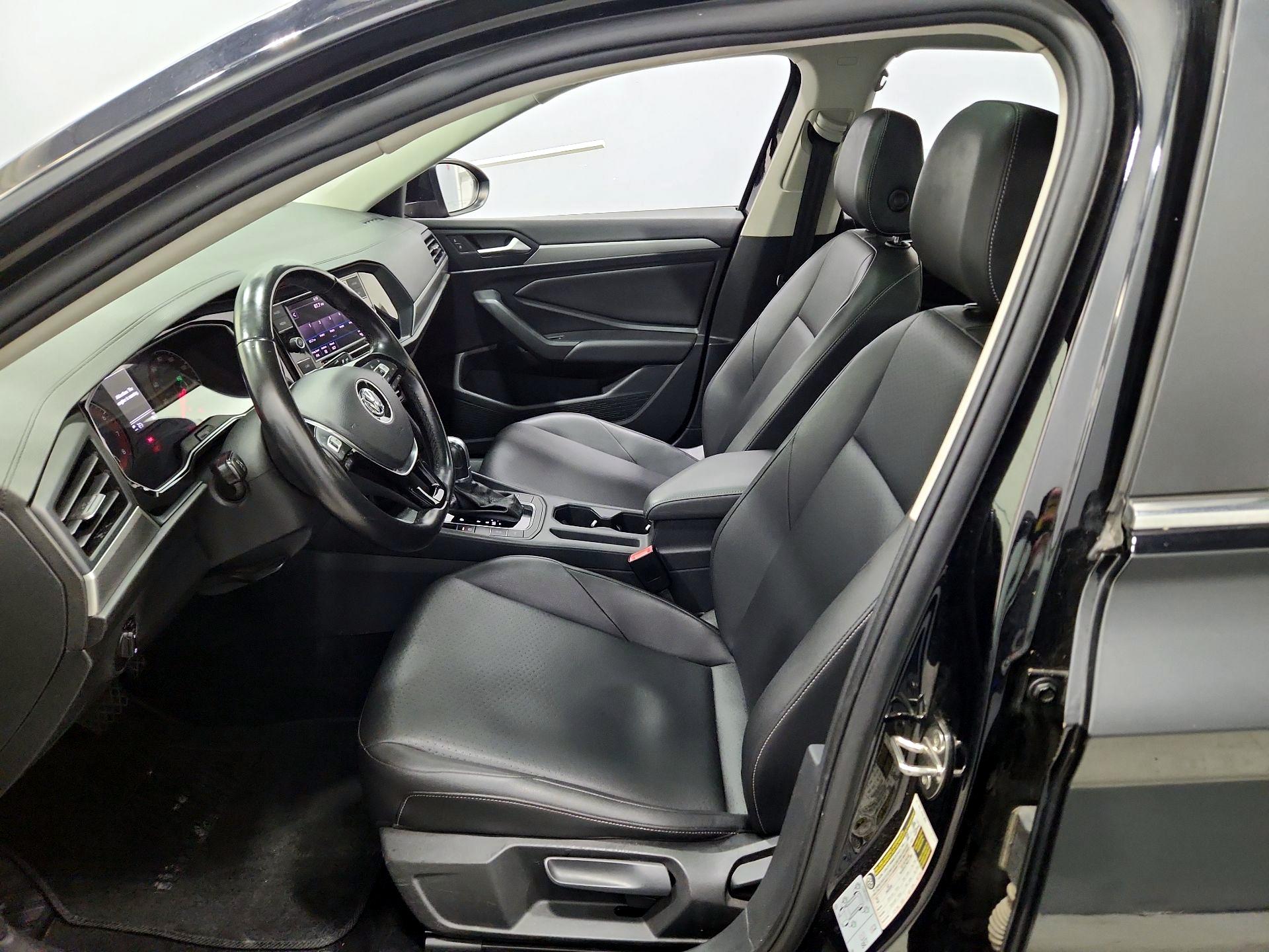 Thumbnail: 2019 Volkswagen Jetta - 11