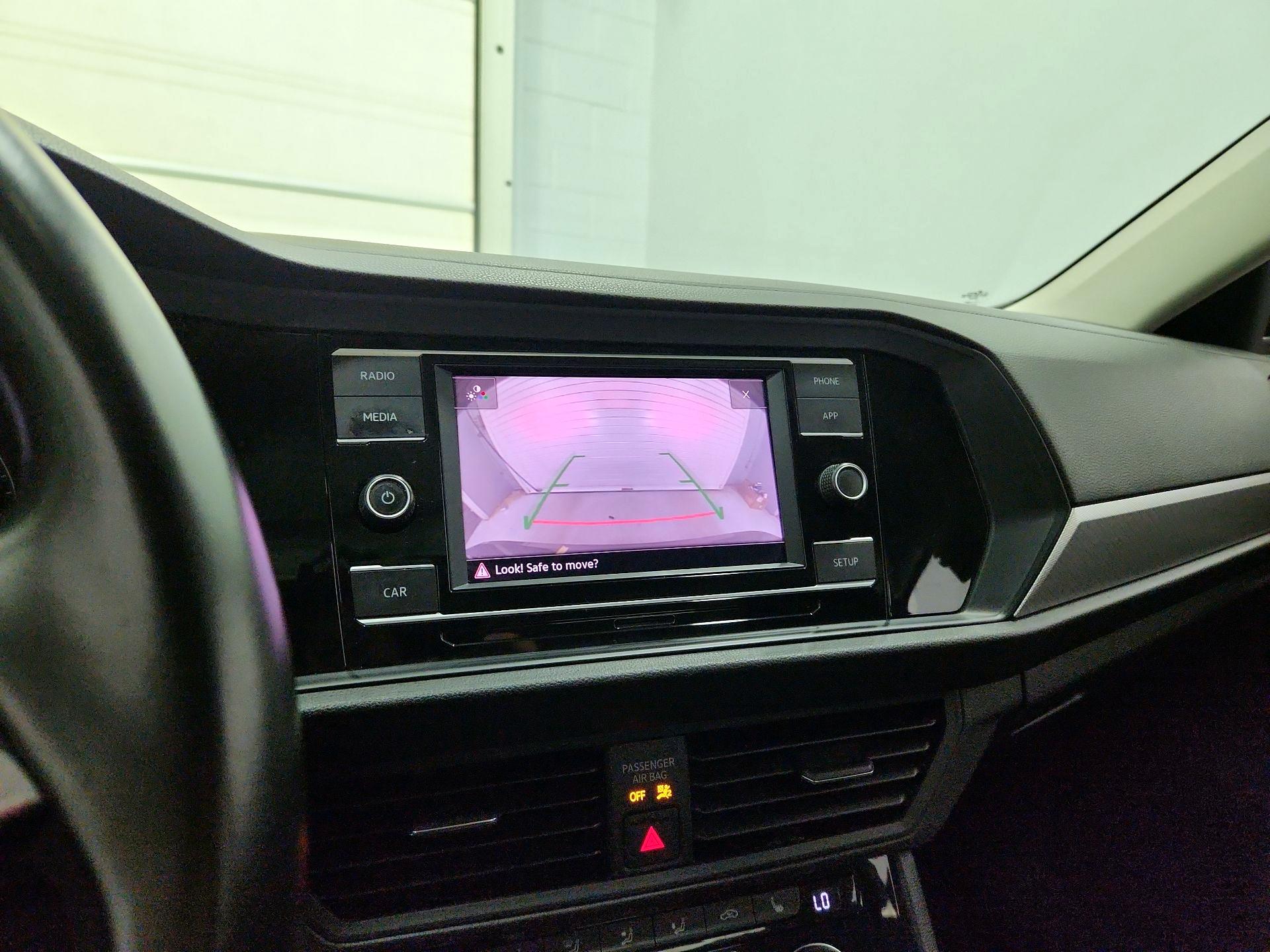 Thumbnail: 2019 Volkswagen Jetta - 14