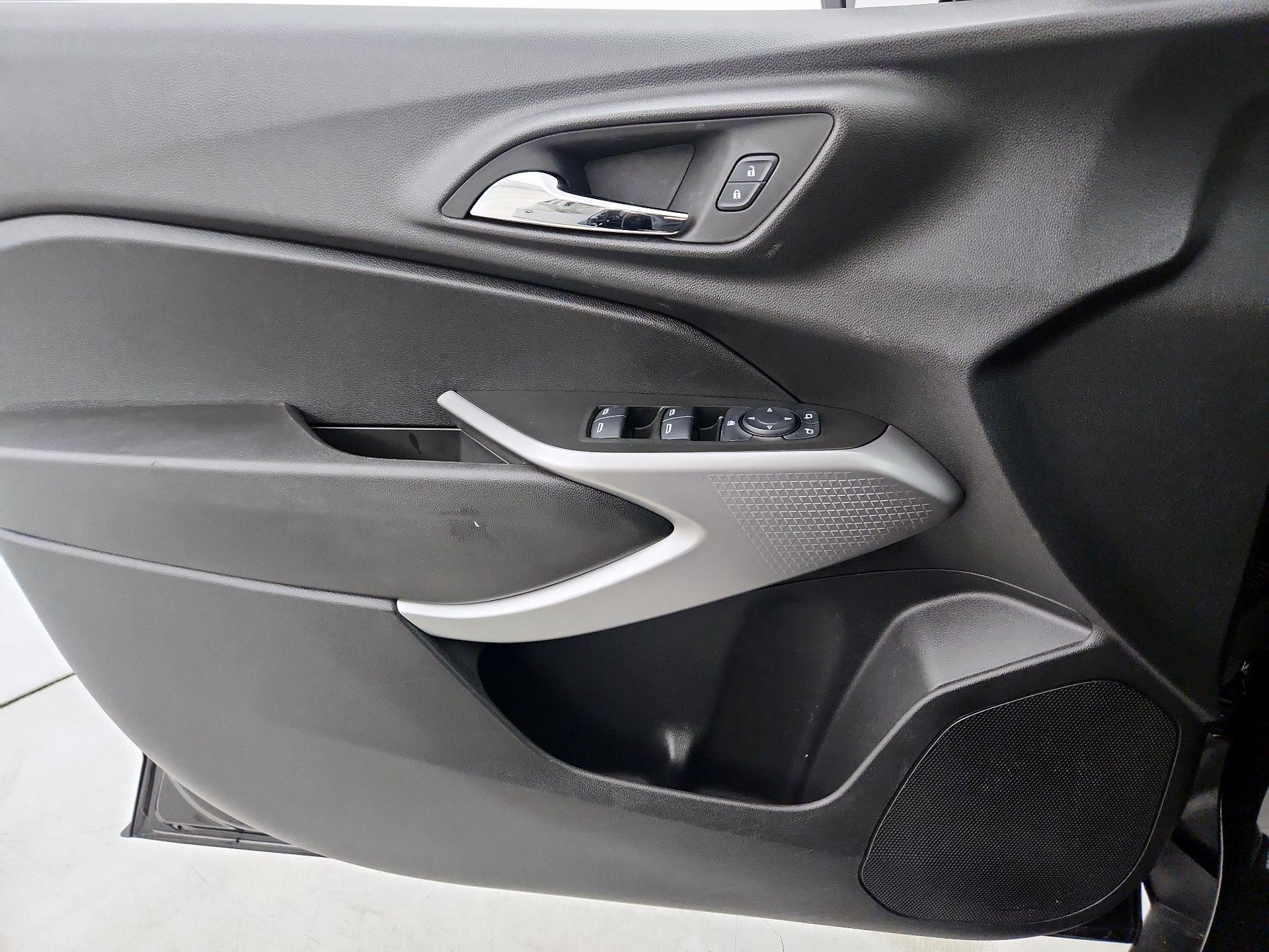 Thumbnail: 2024 Chevrolet Trax - 12