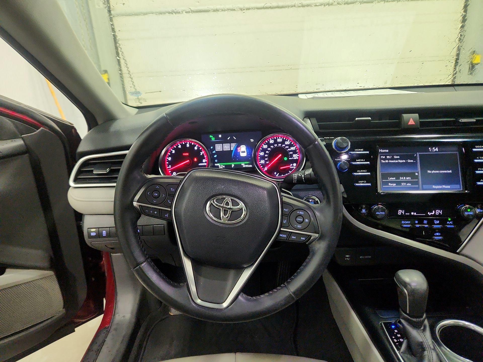 Thumbnail: 2018 Toyota Camry - 10