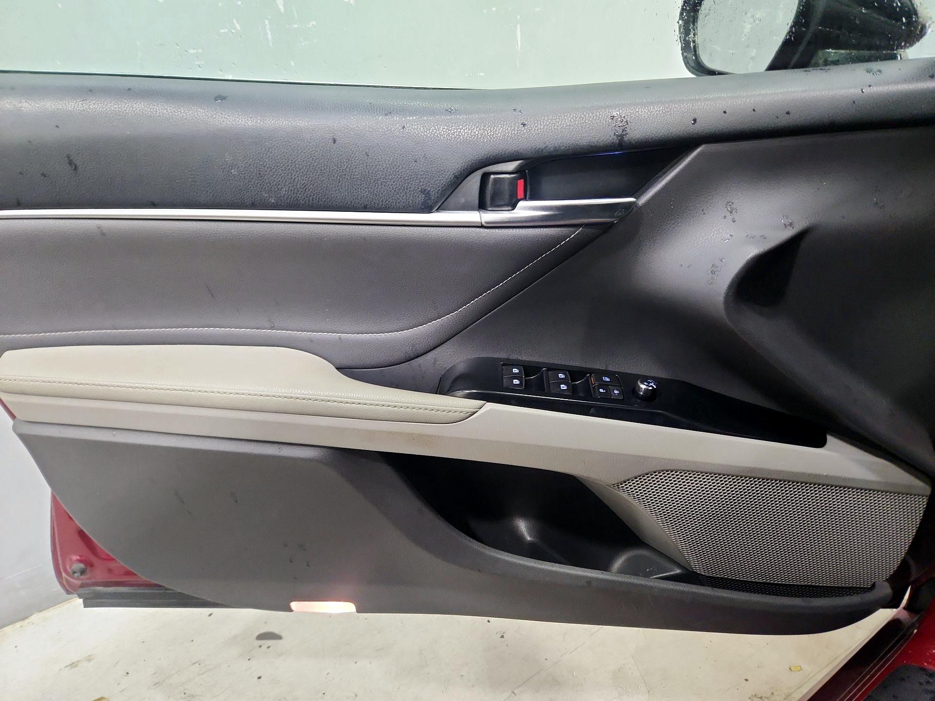 Thumbnail: 2018 Toyota Camry - 12