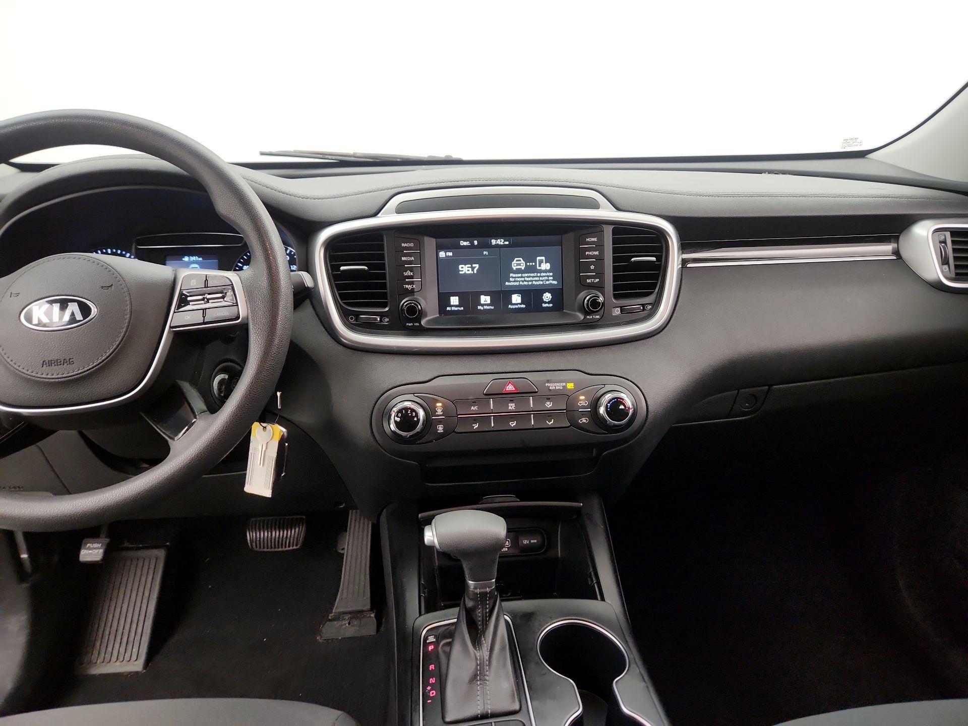 Thumbnail: 2019 Kia Sorento - 9