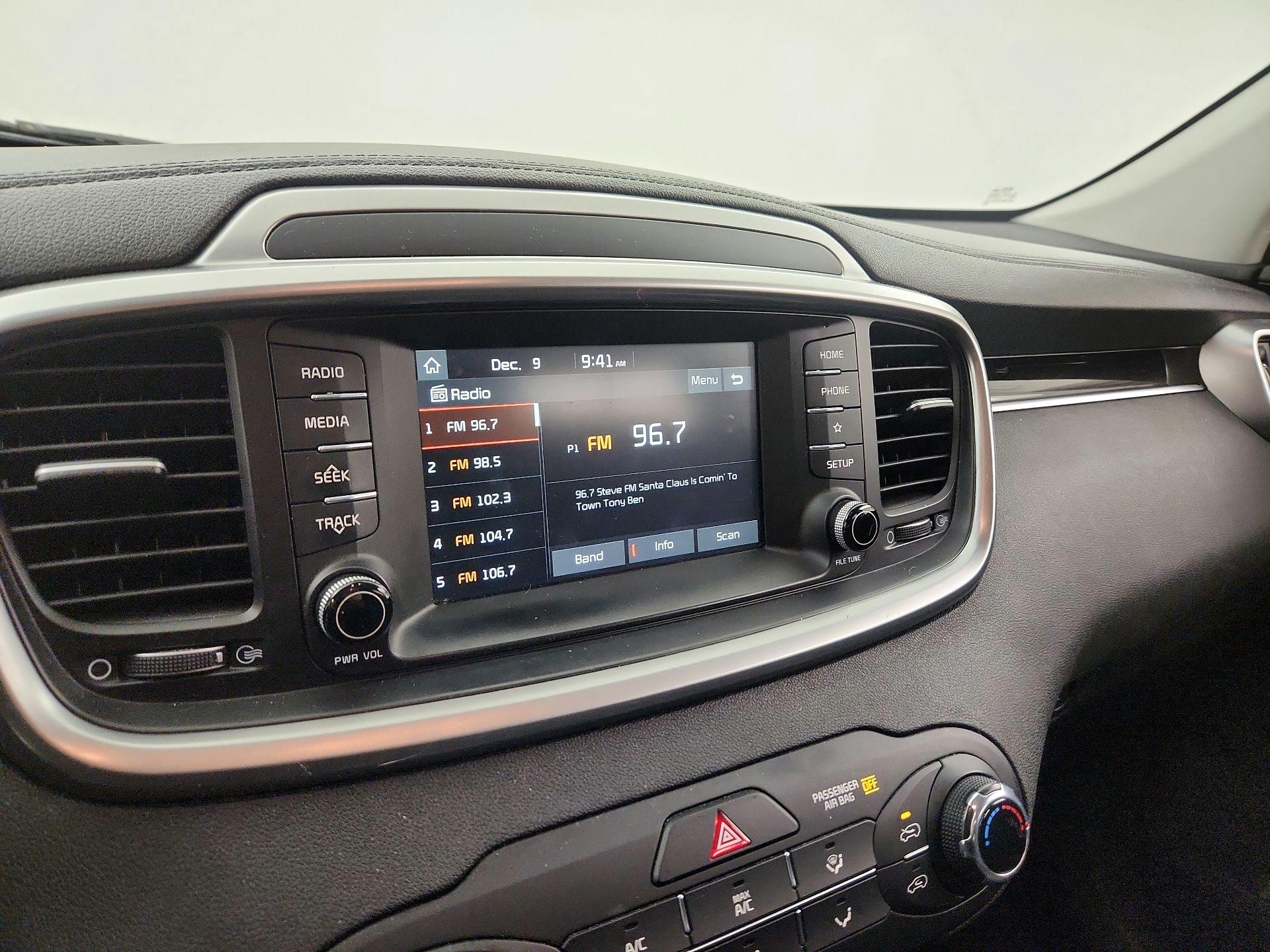 Thumbnail: 2019 Kia Sorento - 15