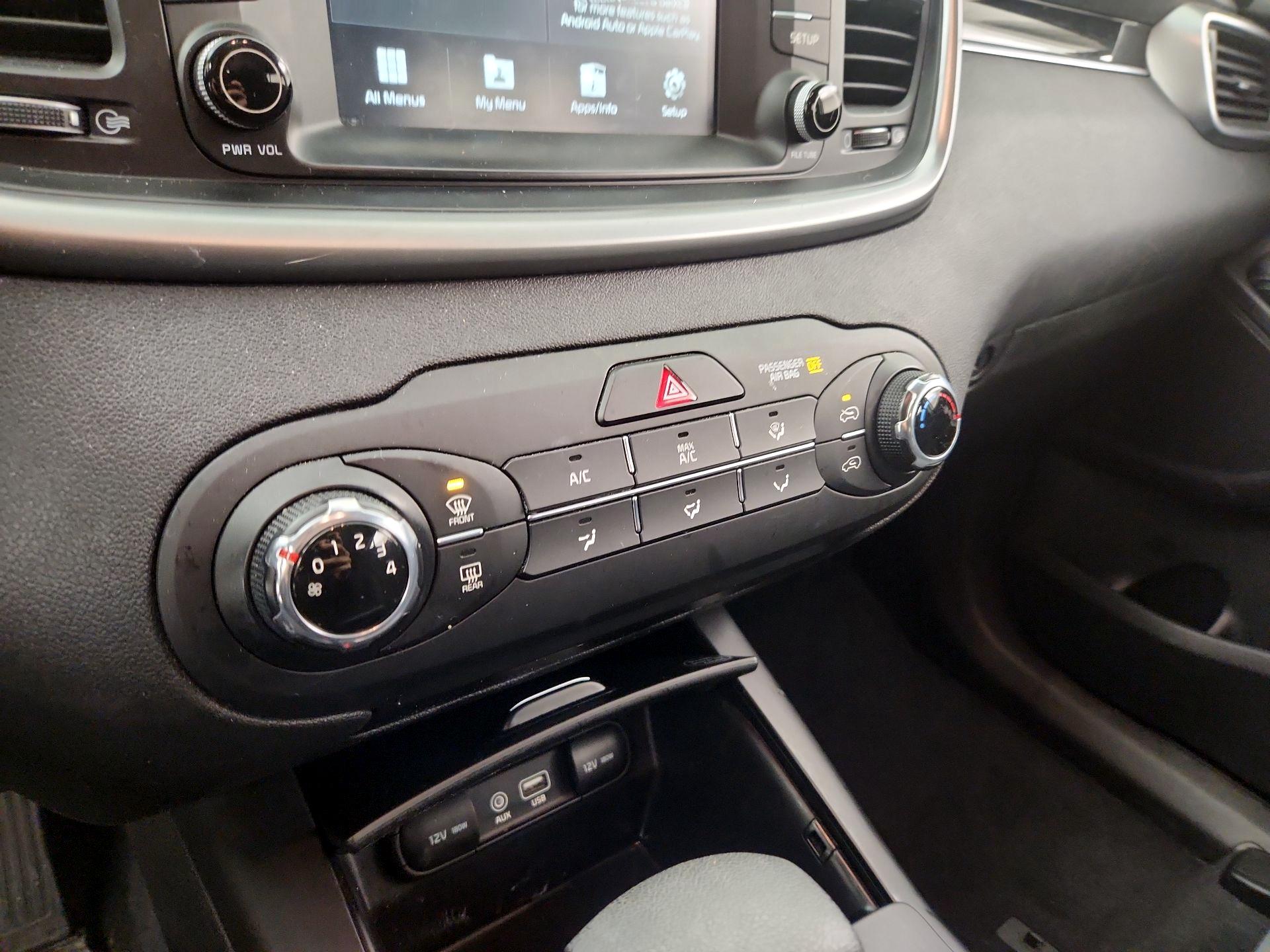 Thumbnail: 2019 Kia Sorento - 16