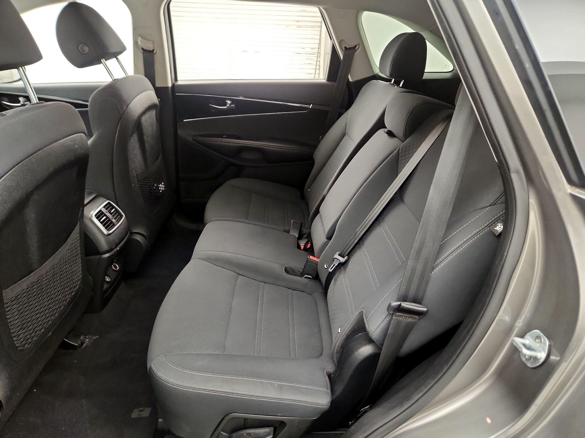 Thumbnail: 2019 Kia Sorento - 19