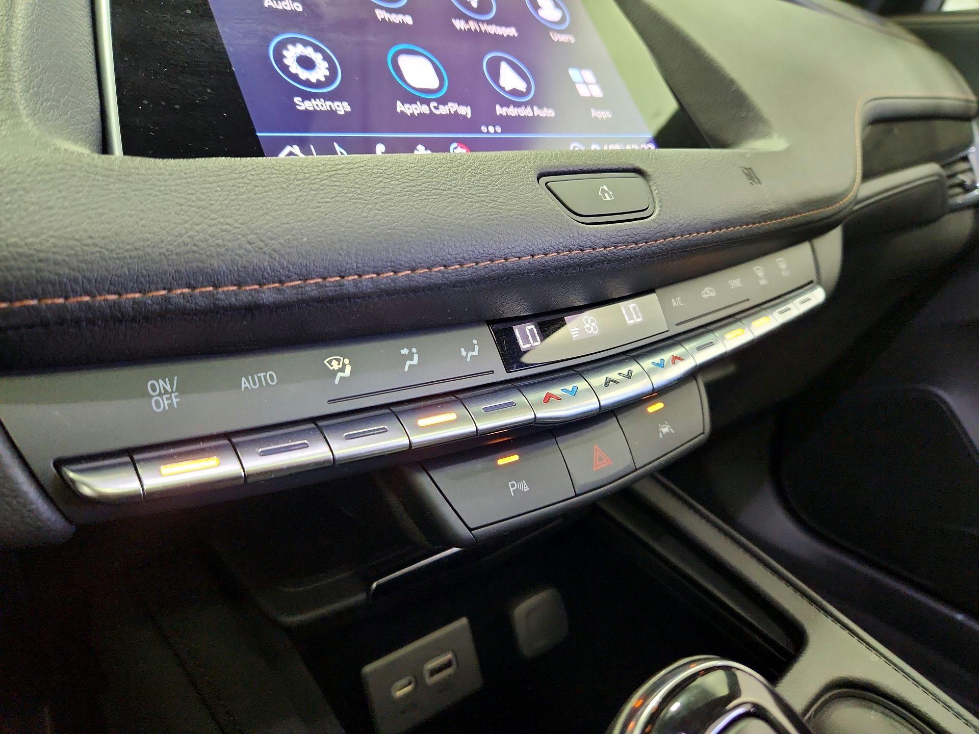 Thumbnail: 2020 Cadillac XT4 - 16