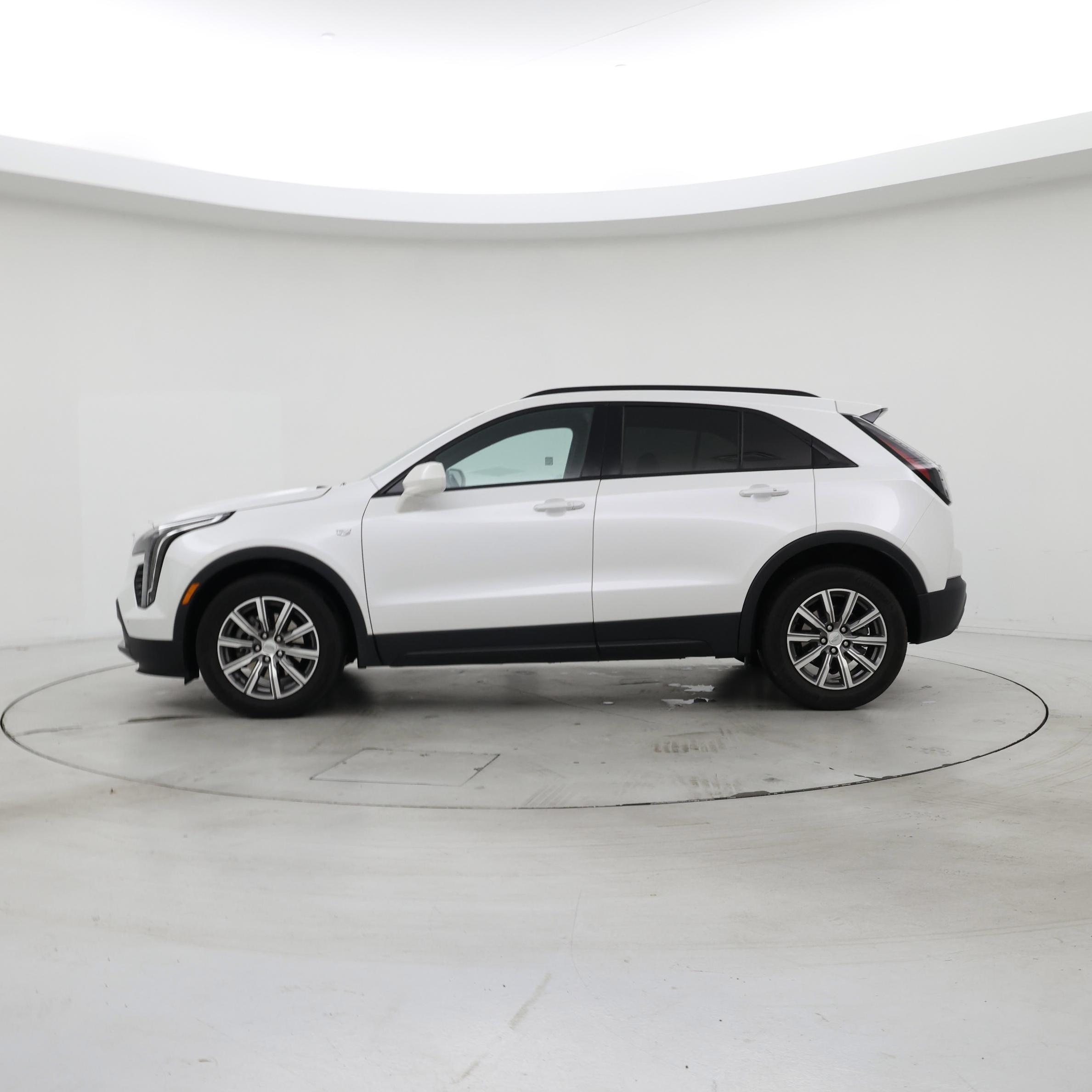 Thumbnail: 2020 Cadillac XT4 - 3
