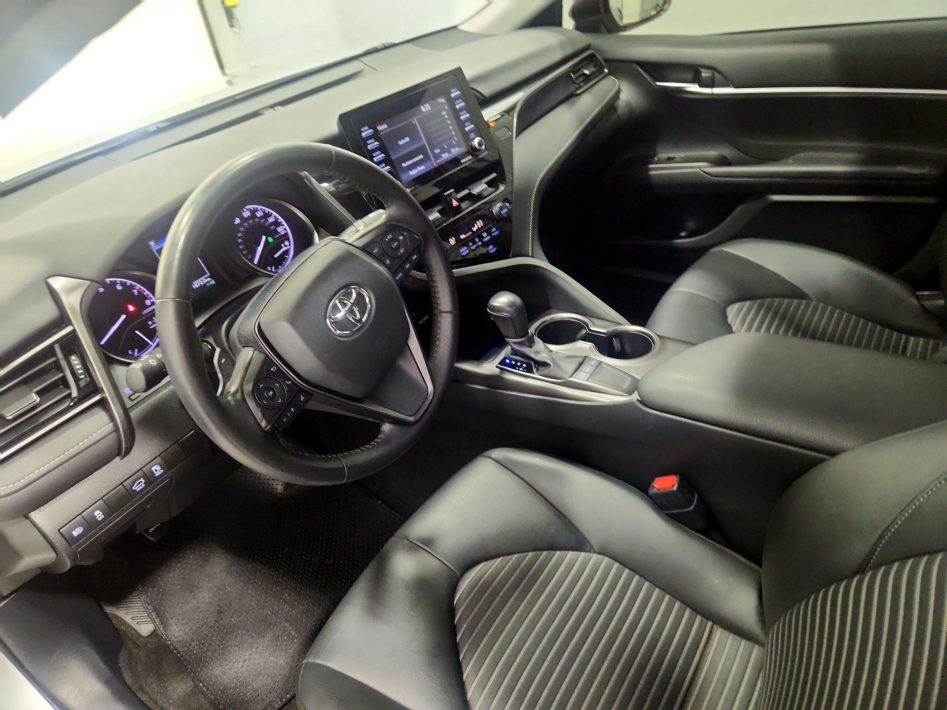 Thumbnail: 2022 Toyota Camry - 11