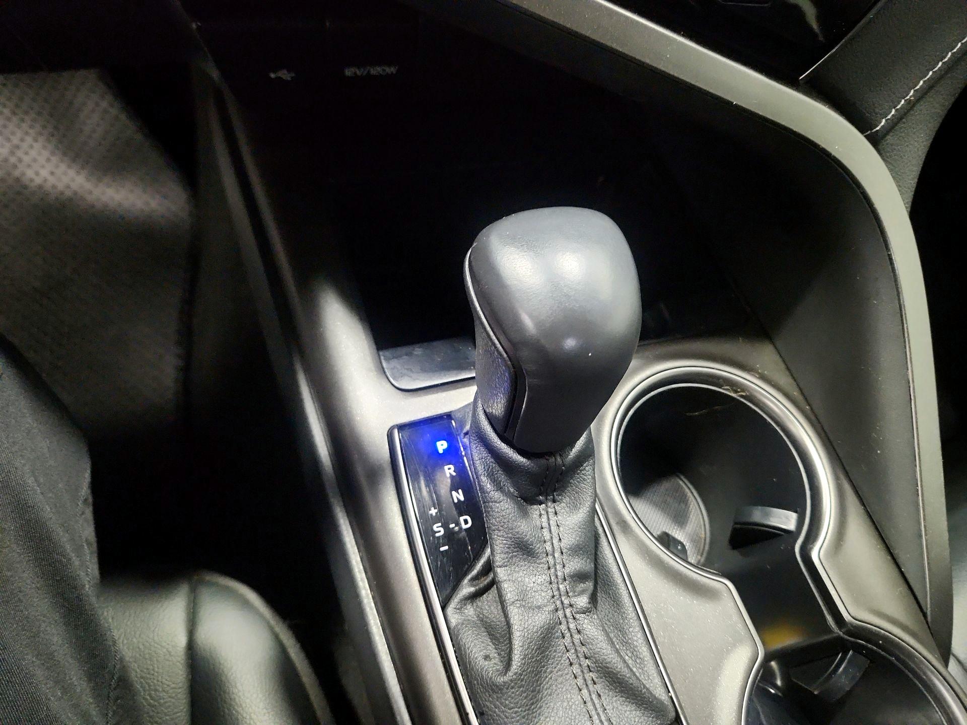 Thumbnail: 2022 Toyota Camry - 17