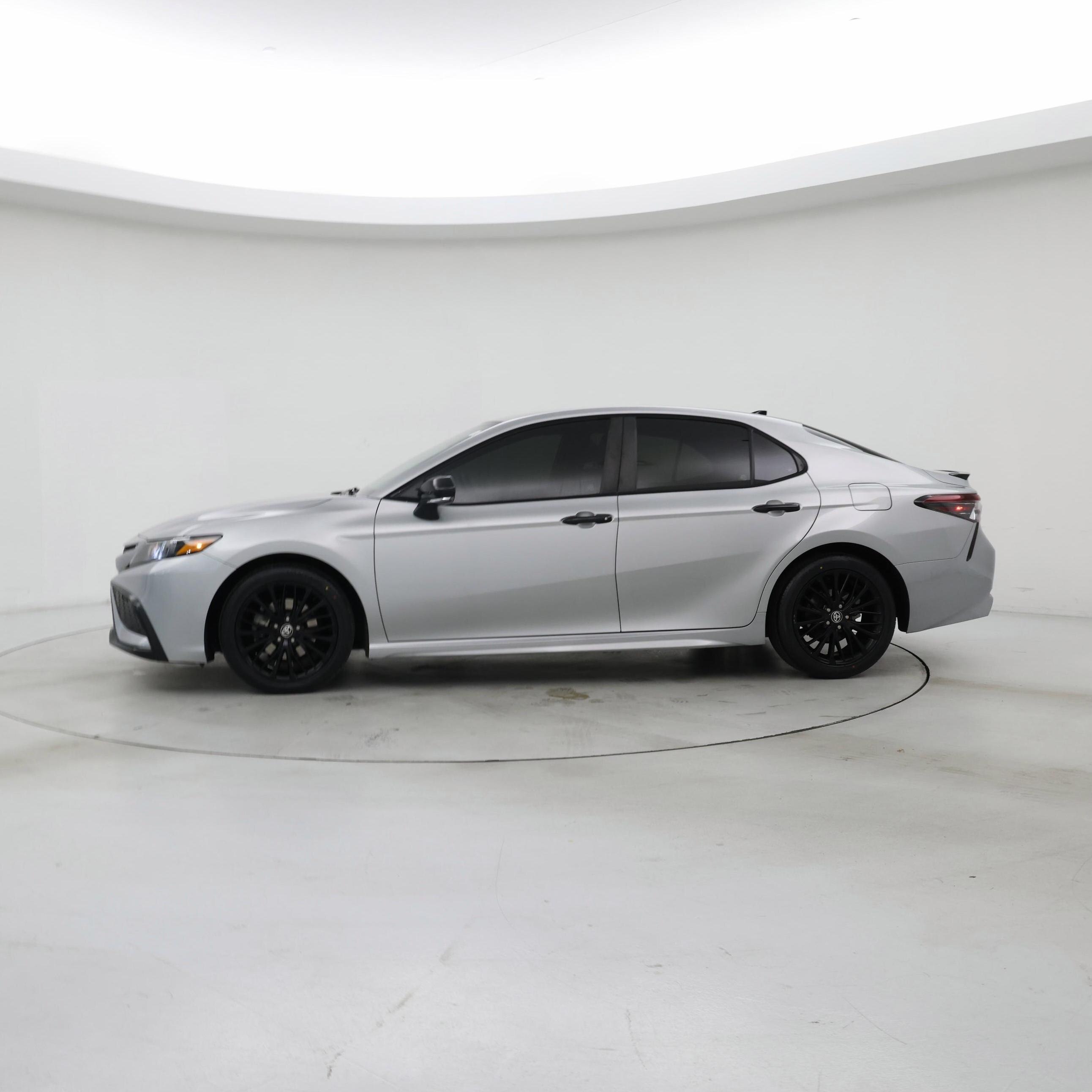 Thumbnail: 2022 Toyota Camry - 3