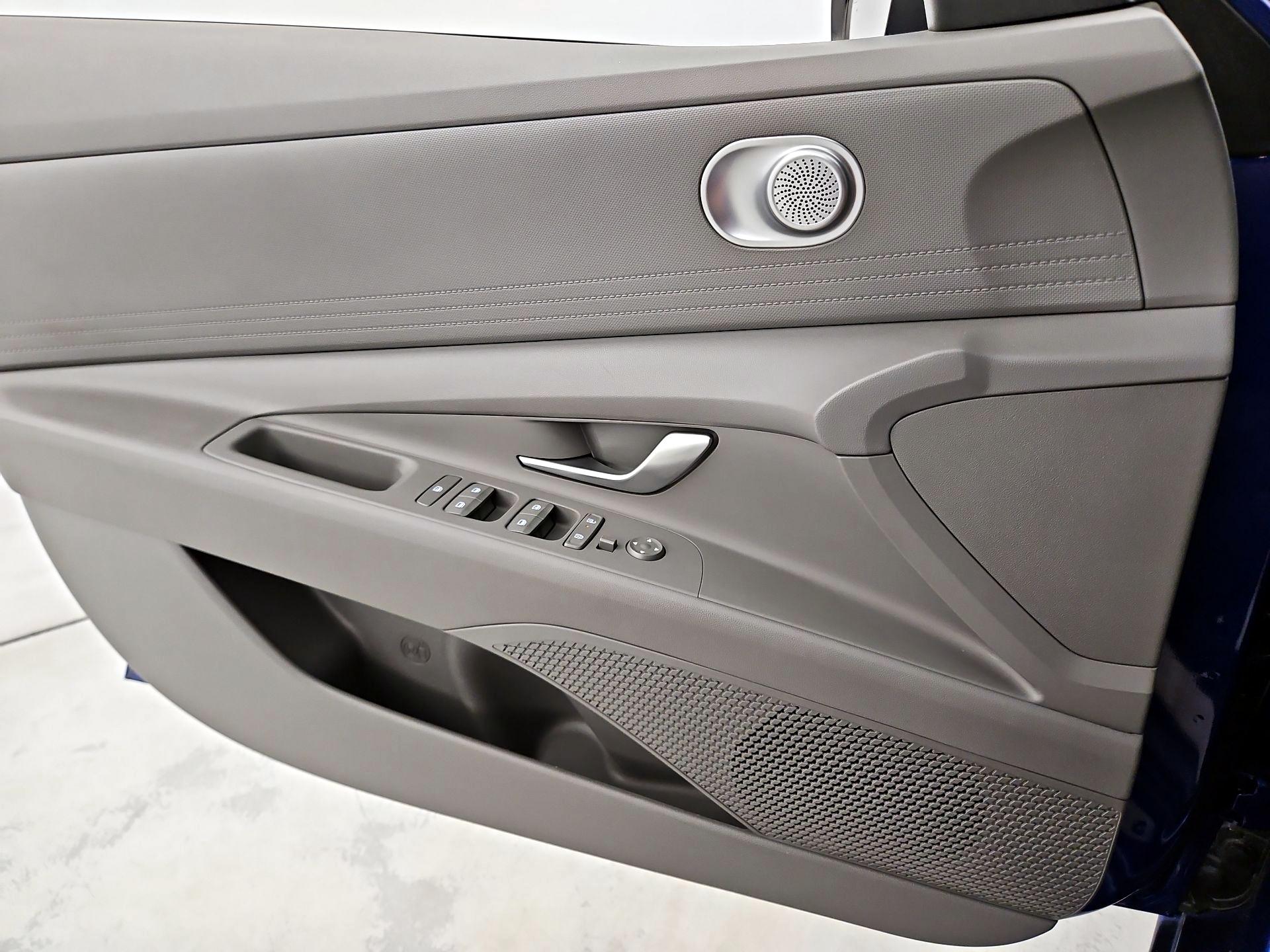 Thumbnail: 2024 Hyundai Elantra - 12