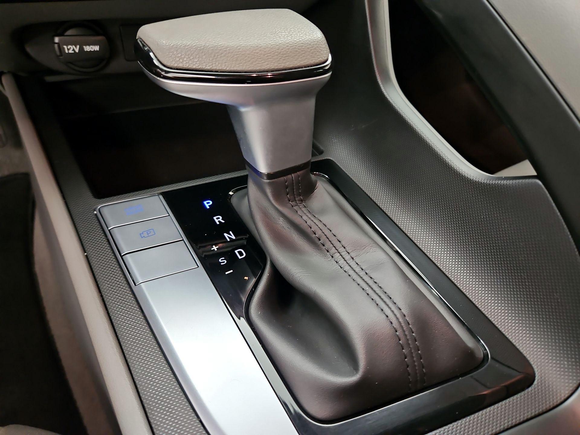 Thumbnail: 2024 Hyundai Elantra - 18