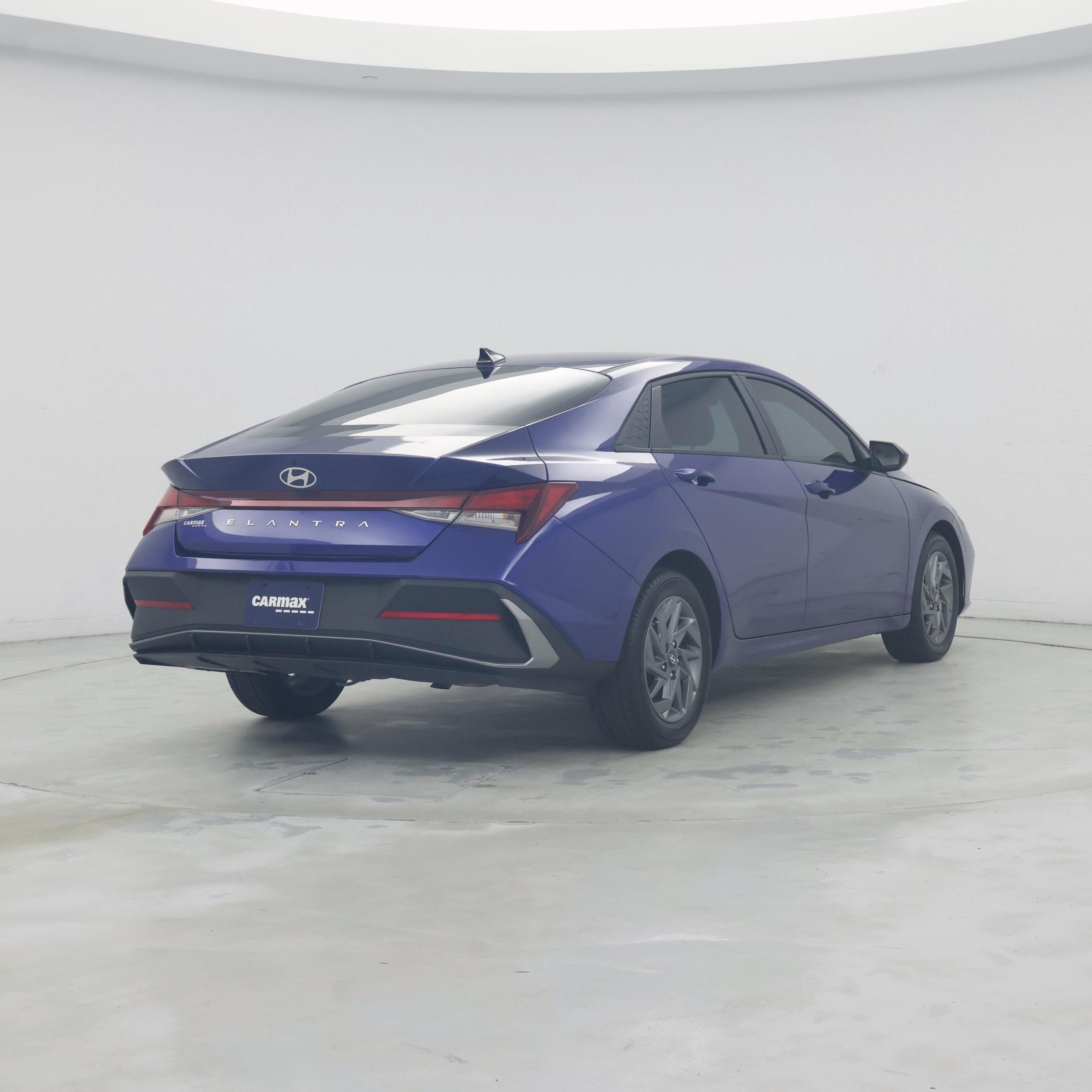 Thumbnail: 2024 Hyundai Elantra - 8