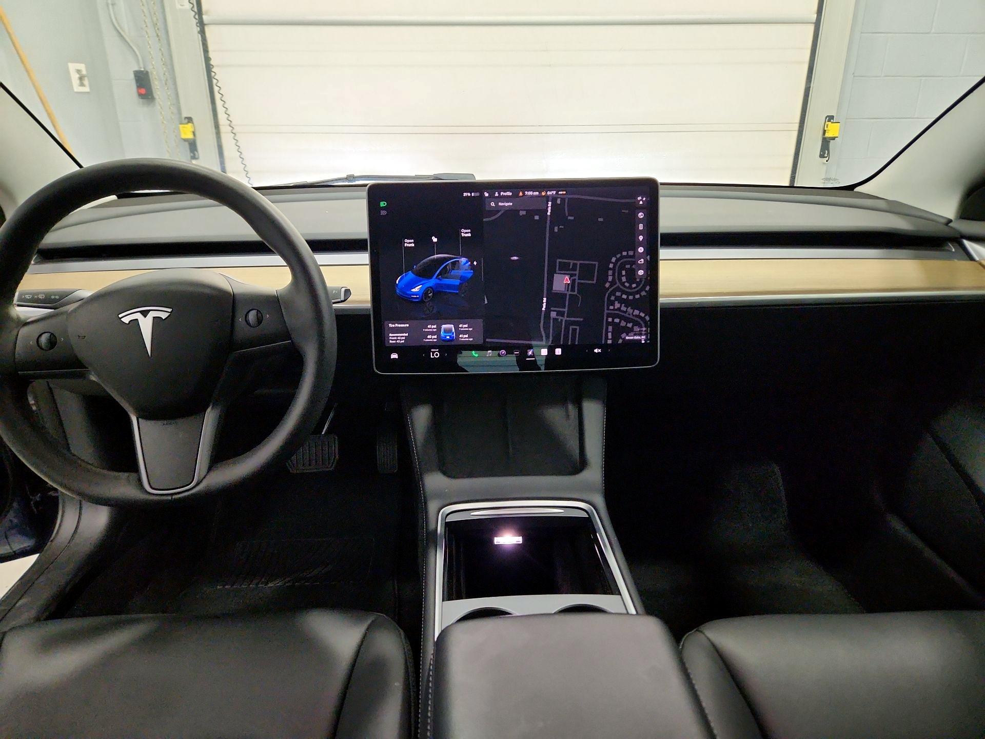 Thumbnail: 2023 Tesla Model 3 - 9