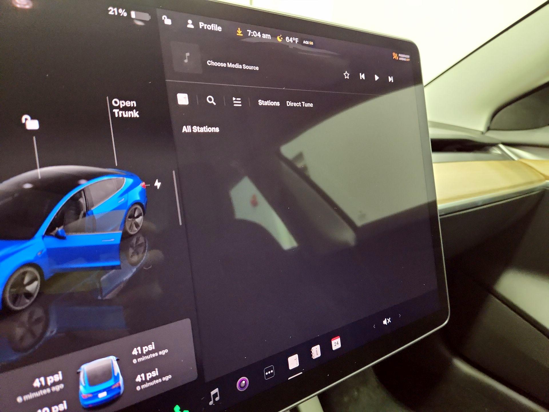 Thumbnail: 2023 Tesla Model 3 - 16