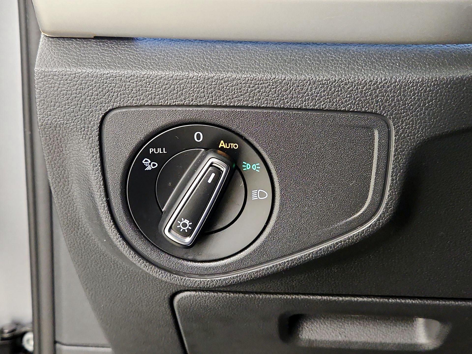 Thumbnail: 2022 Volkswagen Atlas - 13