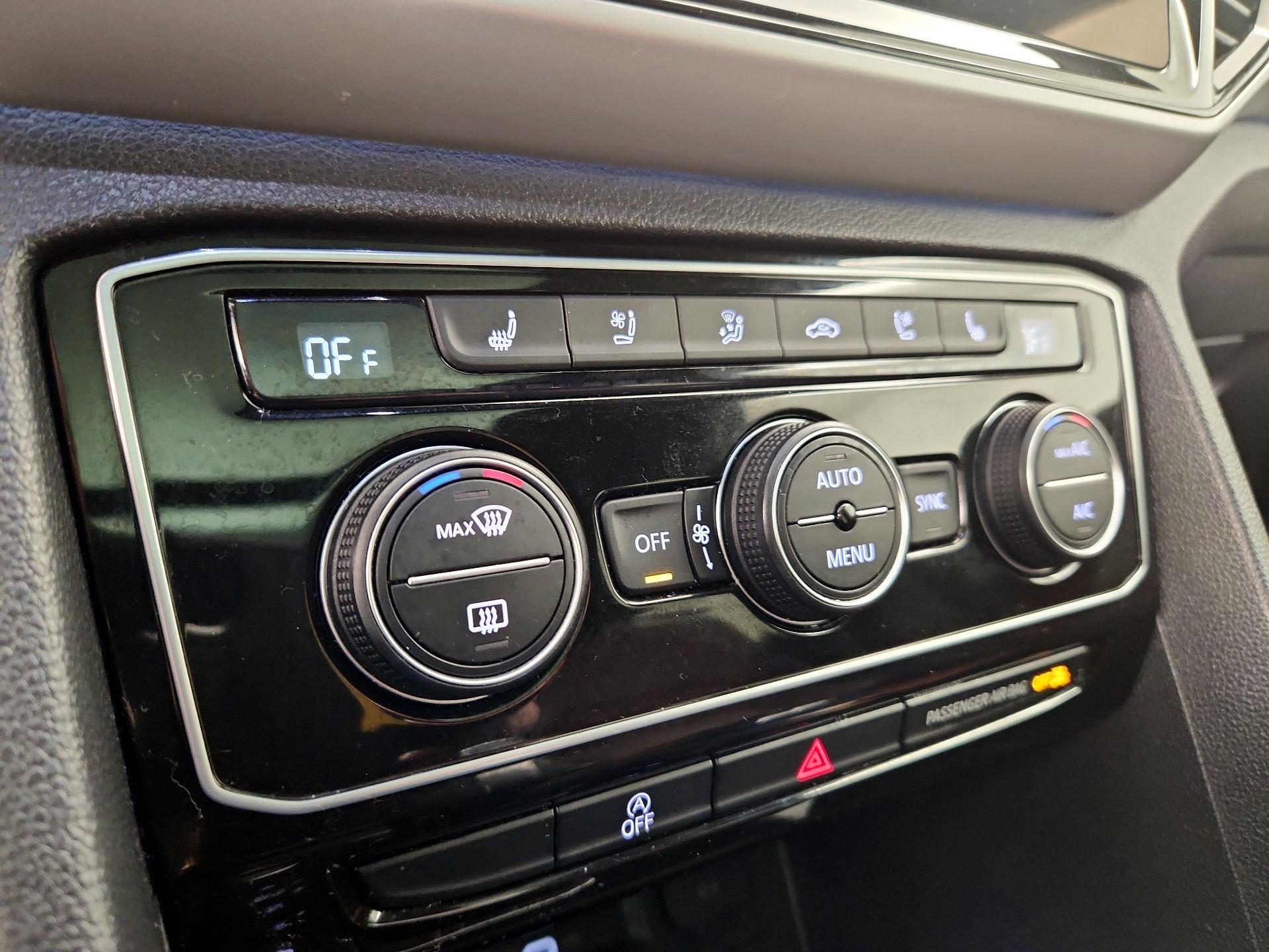 Thumbnail: 2022 Volkswagen Atlas - 17