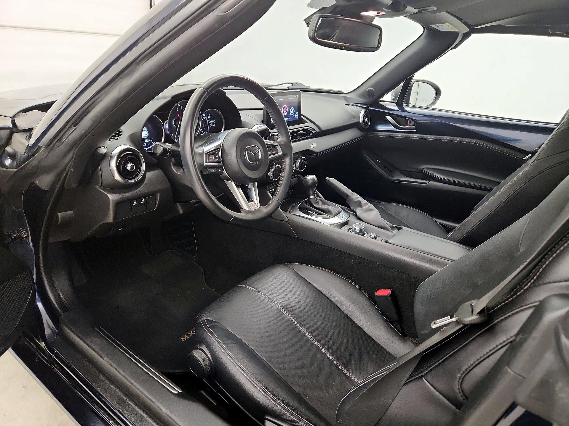 Thumbnail: 2021 Mazda MX-5 Miata - 11