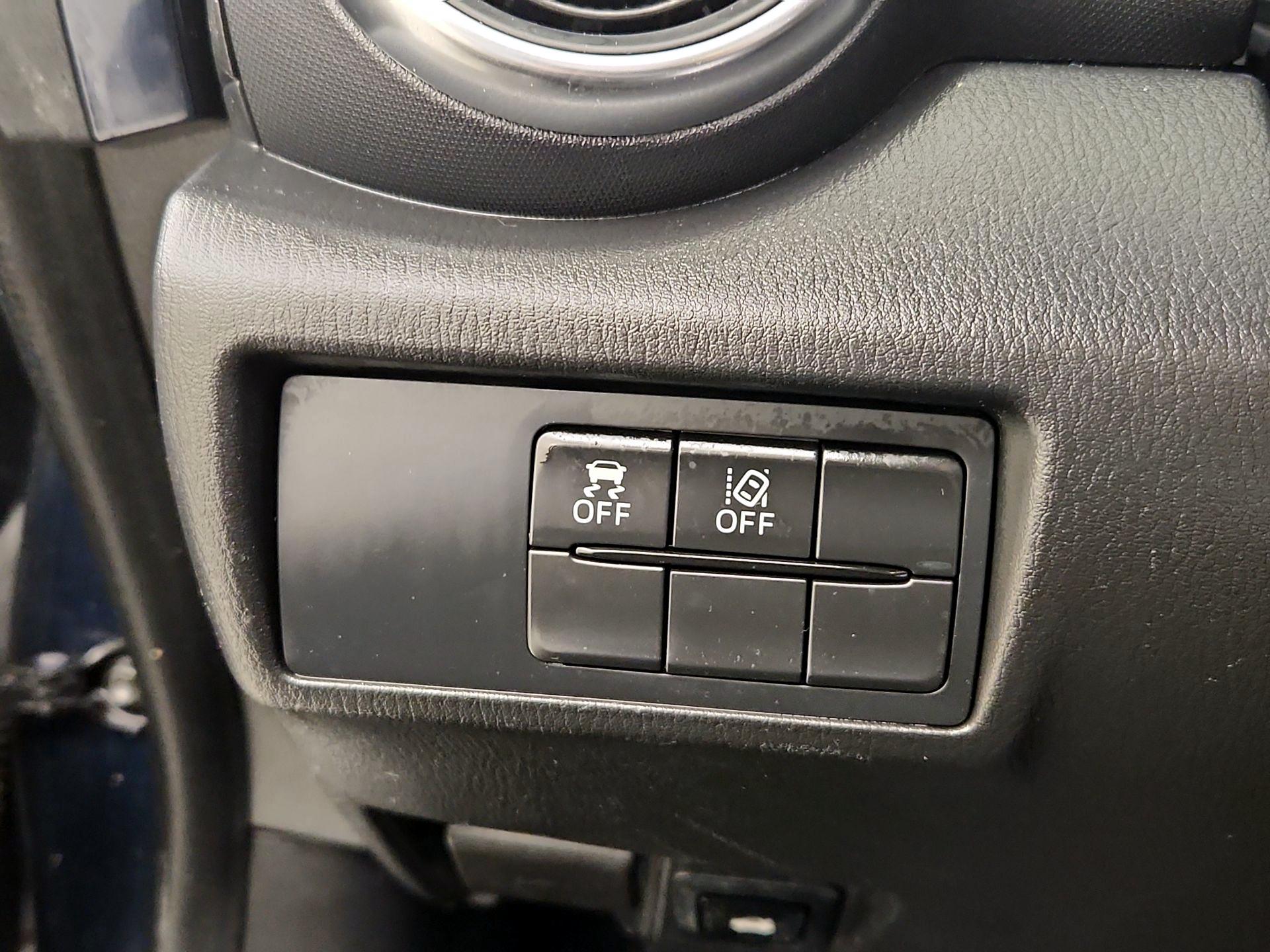 Thumbnail: 2021 Mazda MX-5 Miata - 13