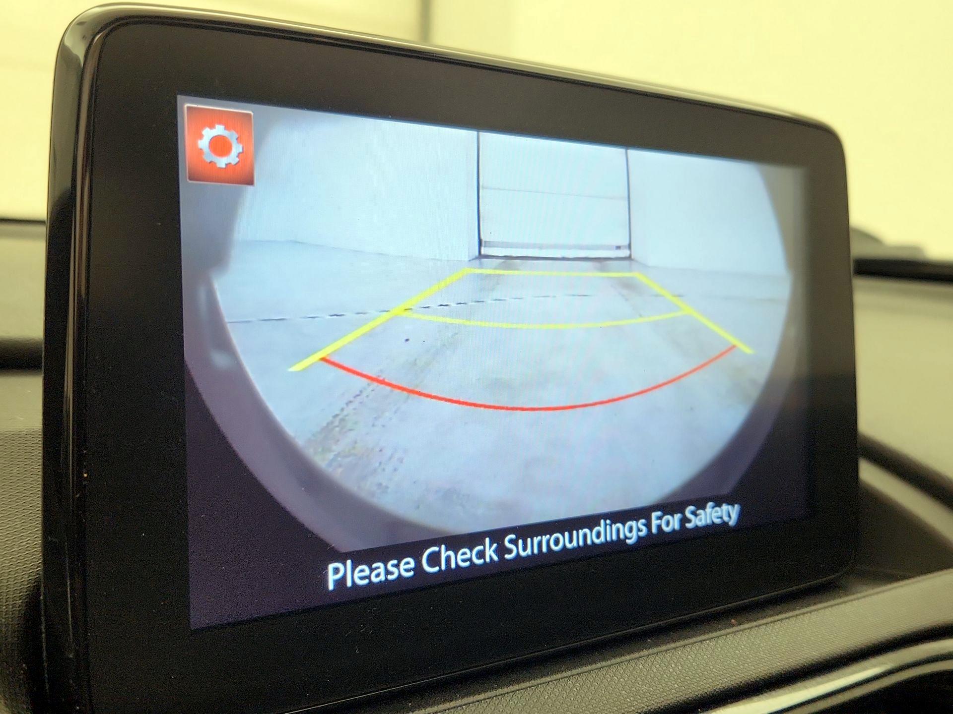 Thumbnail: 2021 Mazda MX-5 Miata - 15