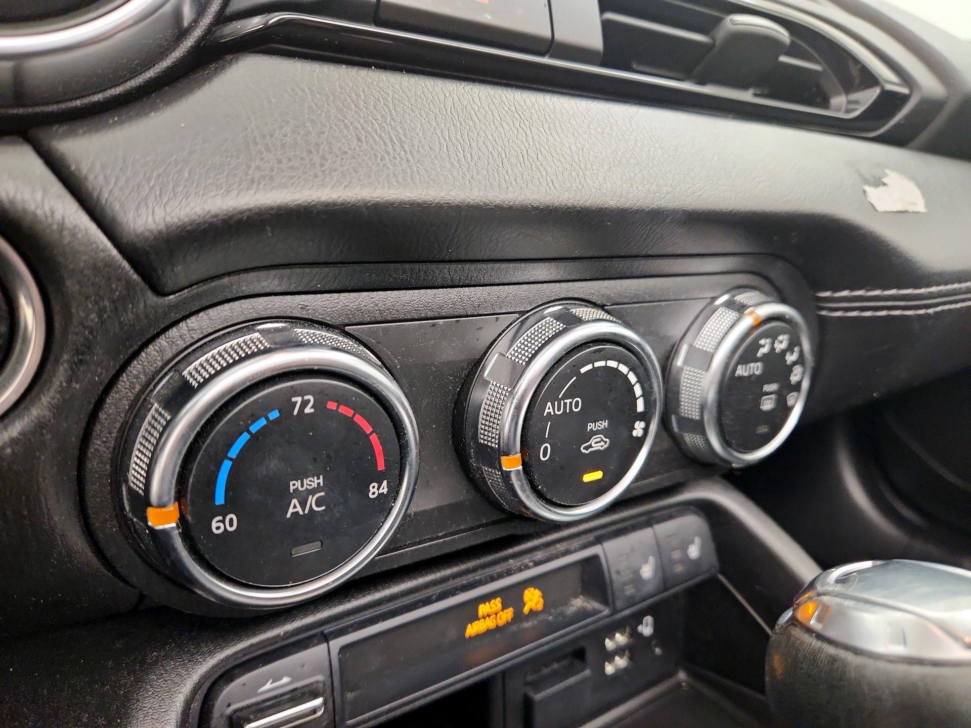 Thumbnail: 2021 Mazda MX-5 Miata - 17