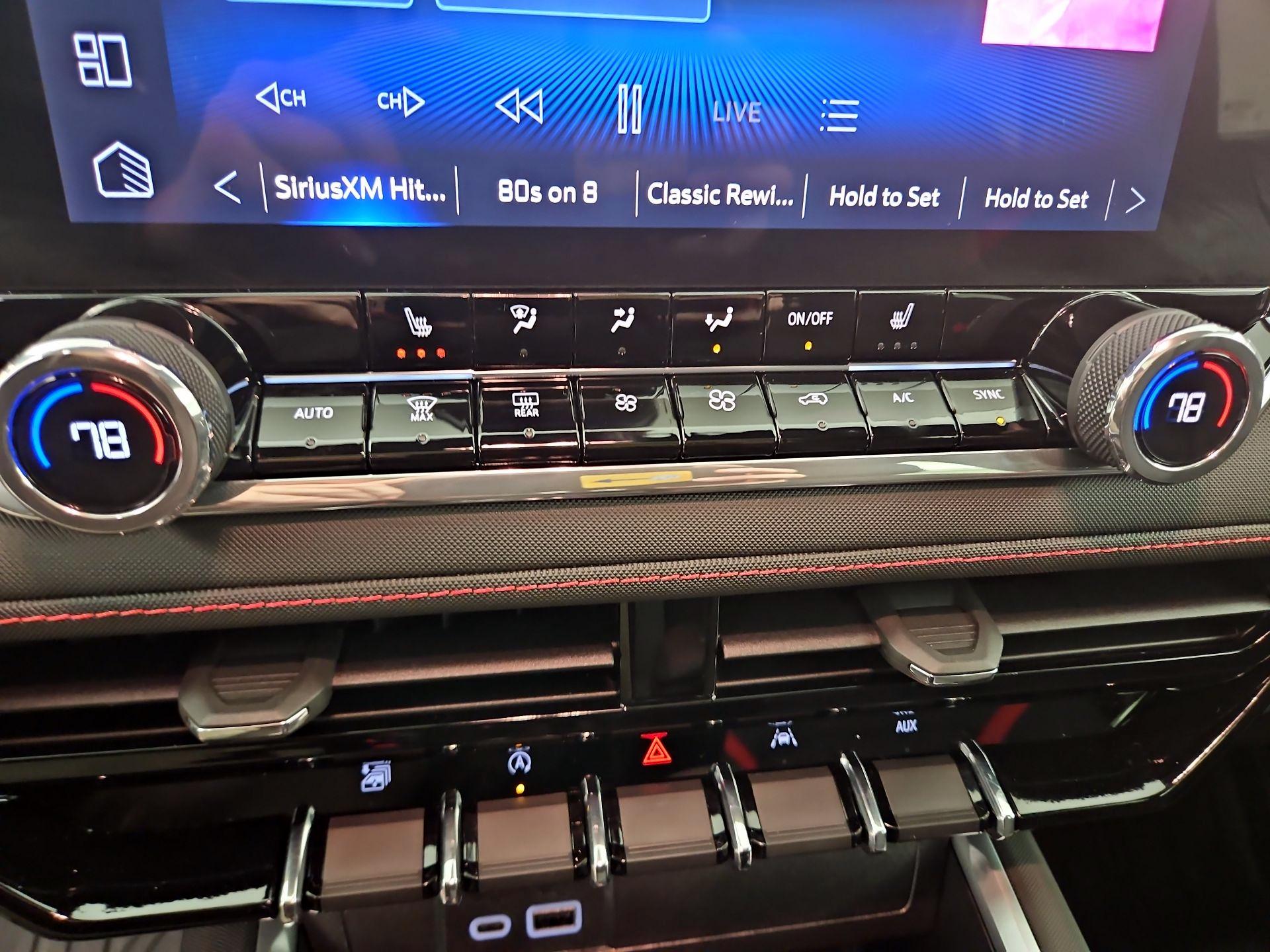 Thumbnail: 2024 Chevrolet Colorado - 16