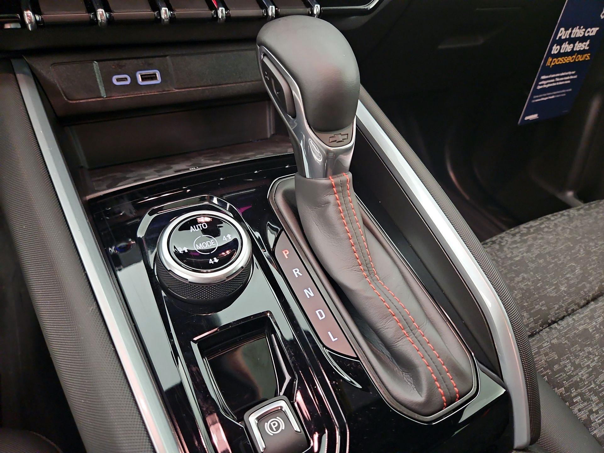 Thumbnail: 2024 Chevrolet Colorado - 17