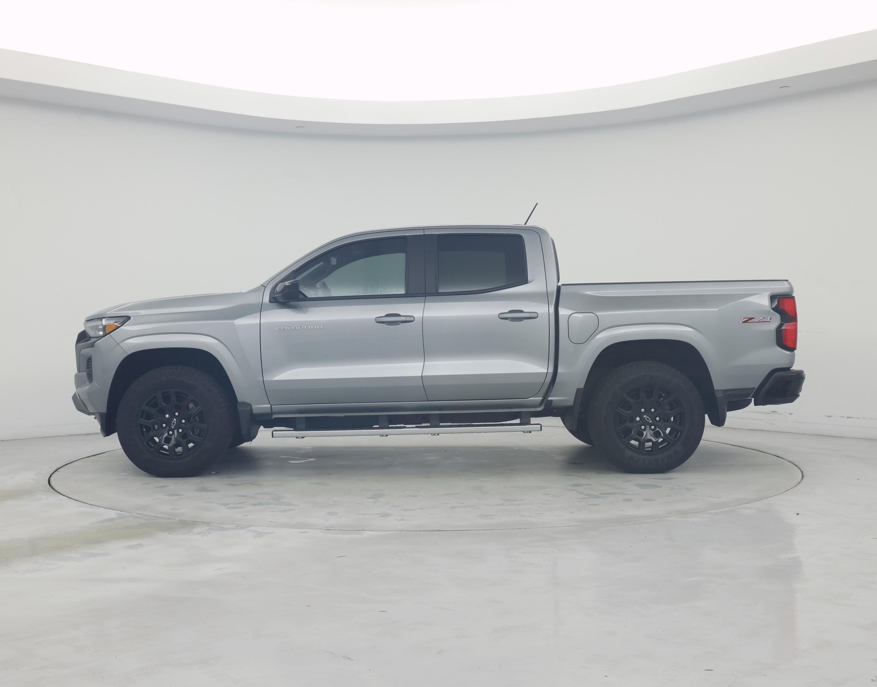 Thumbnail: 2024 Chevrolet Colorado - 3