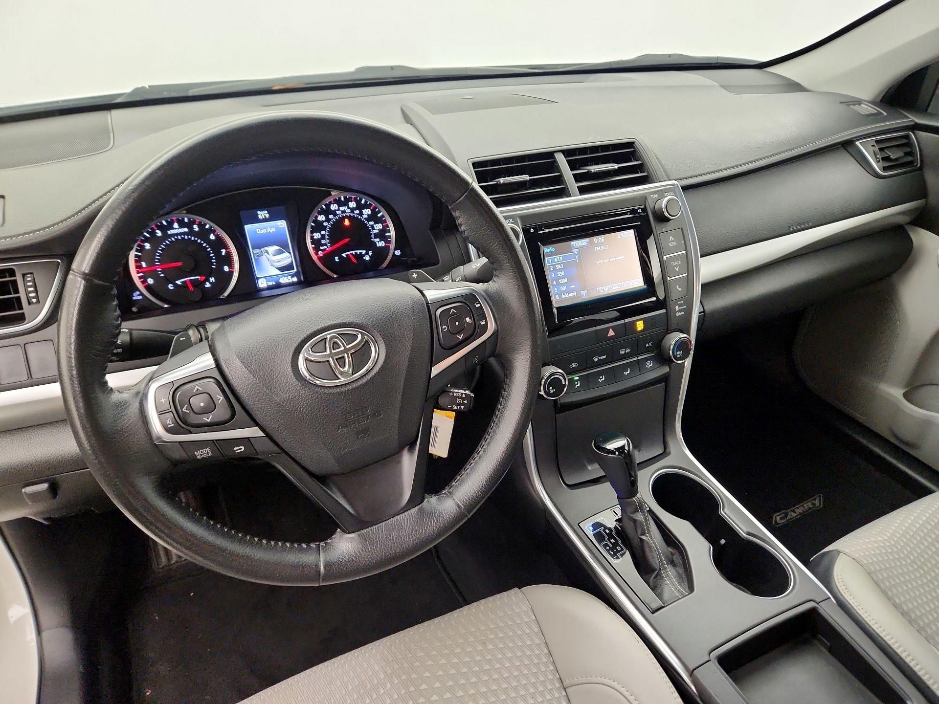 Thumbnail: 2015 Toyota Camry - 9