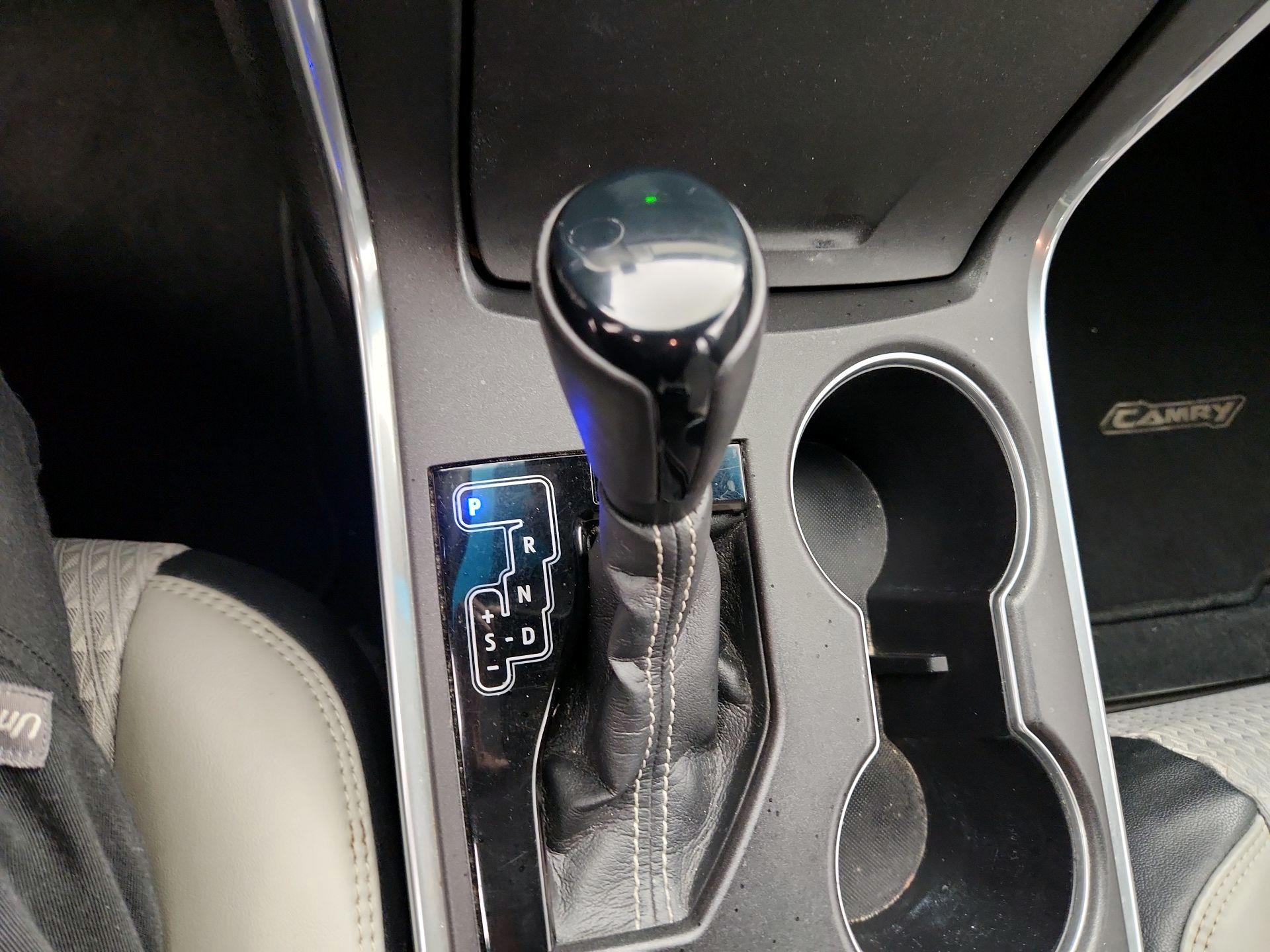 Thumbnail: 2015 Toyota Camry - 17