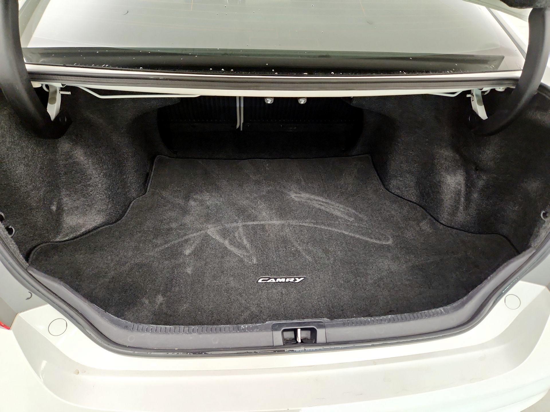 Thumbnail: 2015 Toyota Camry - 20